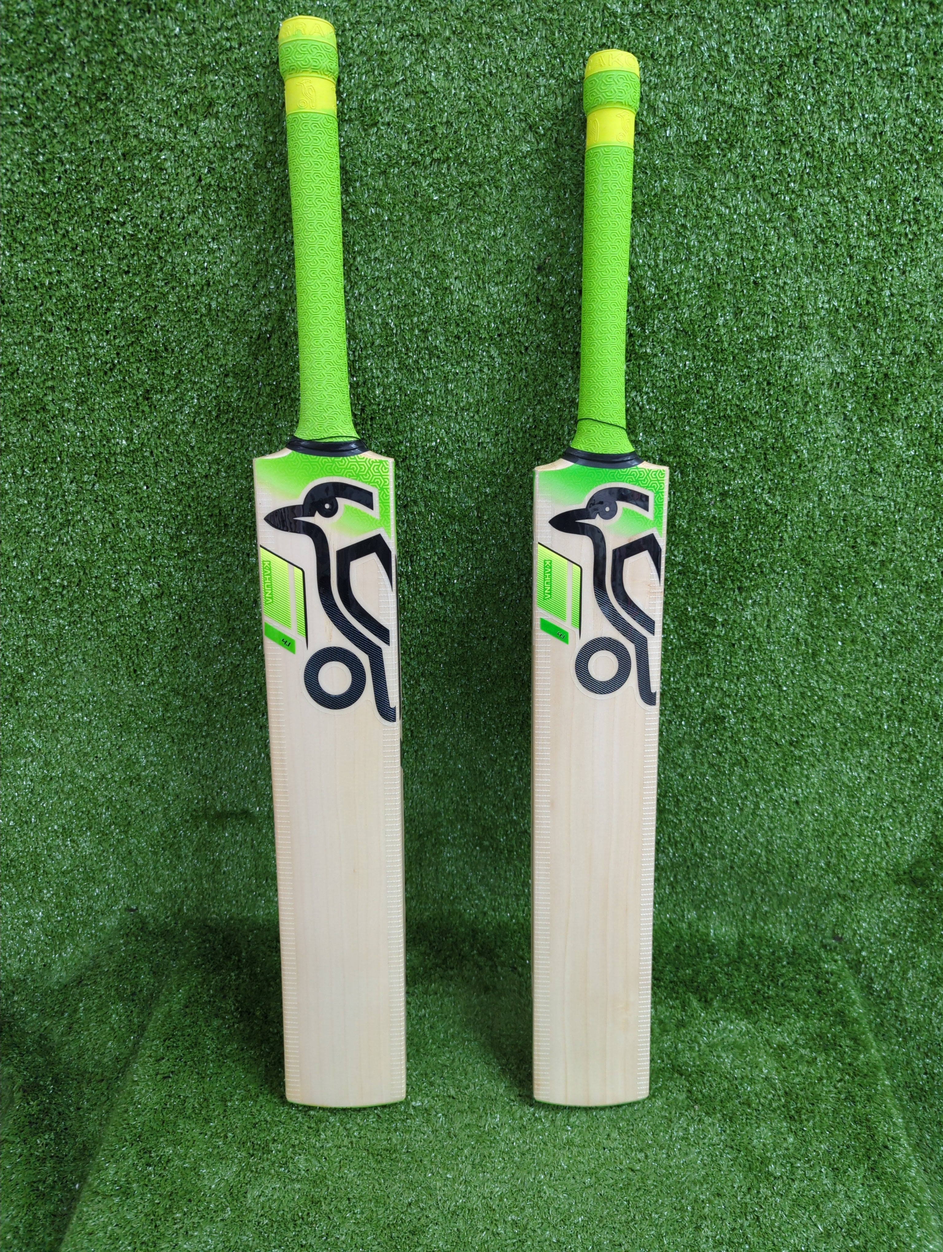 Kookaburra Kahuna 4.1 Junior / Youth English Willow Cricket Bat
