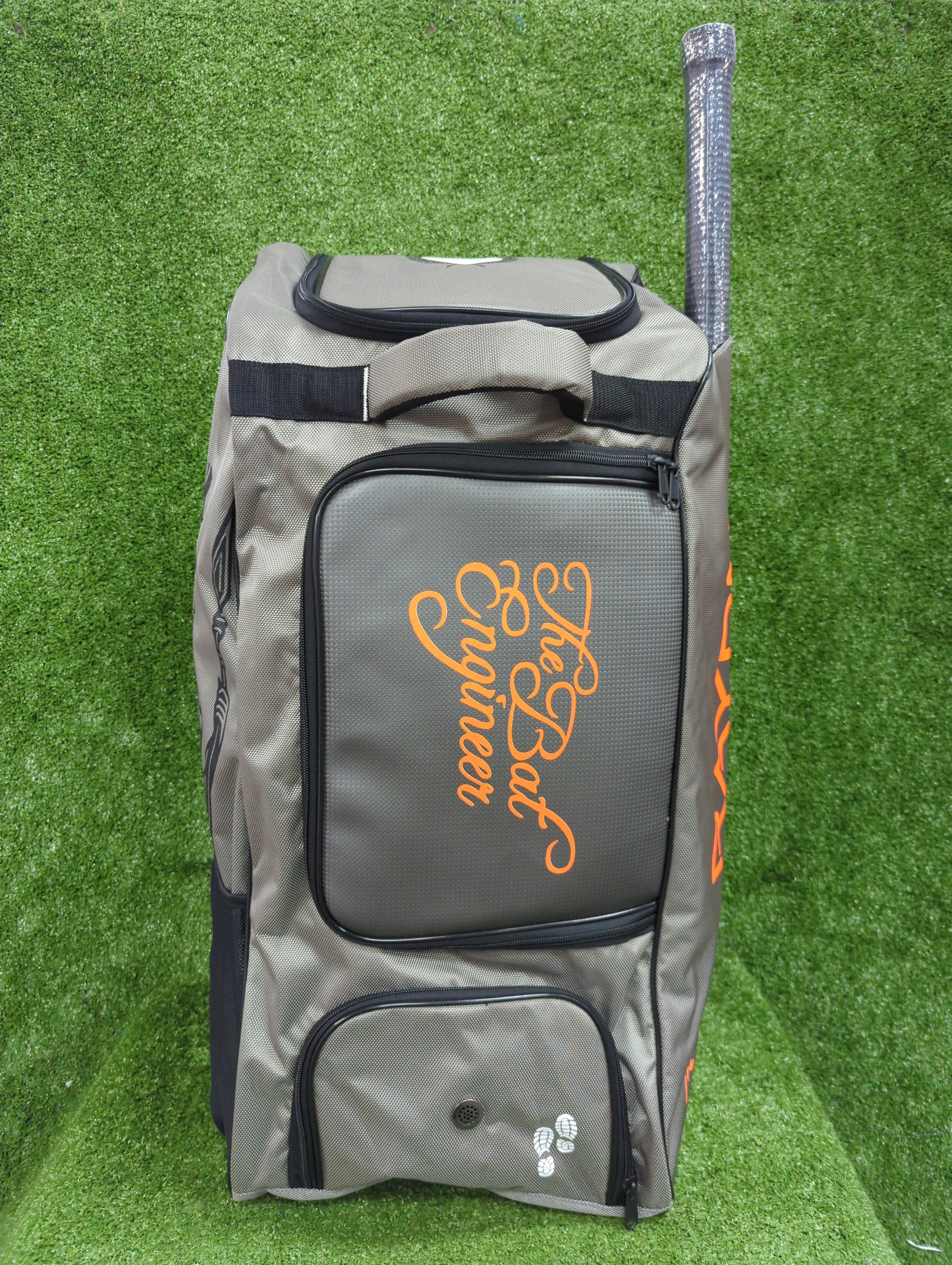 RAYDN Athena Premium Cricket Duffle Bag - Stand-Up Kit Backpack