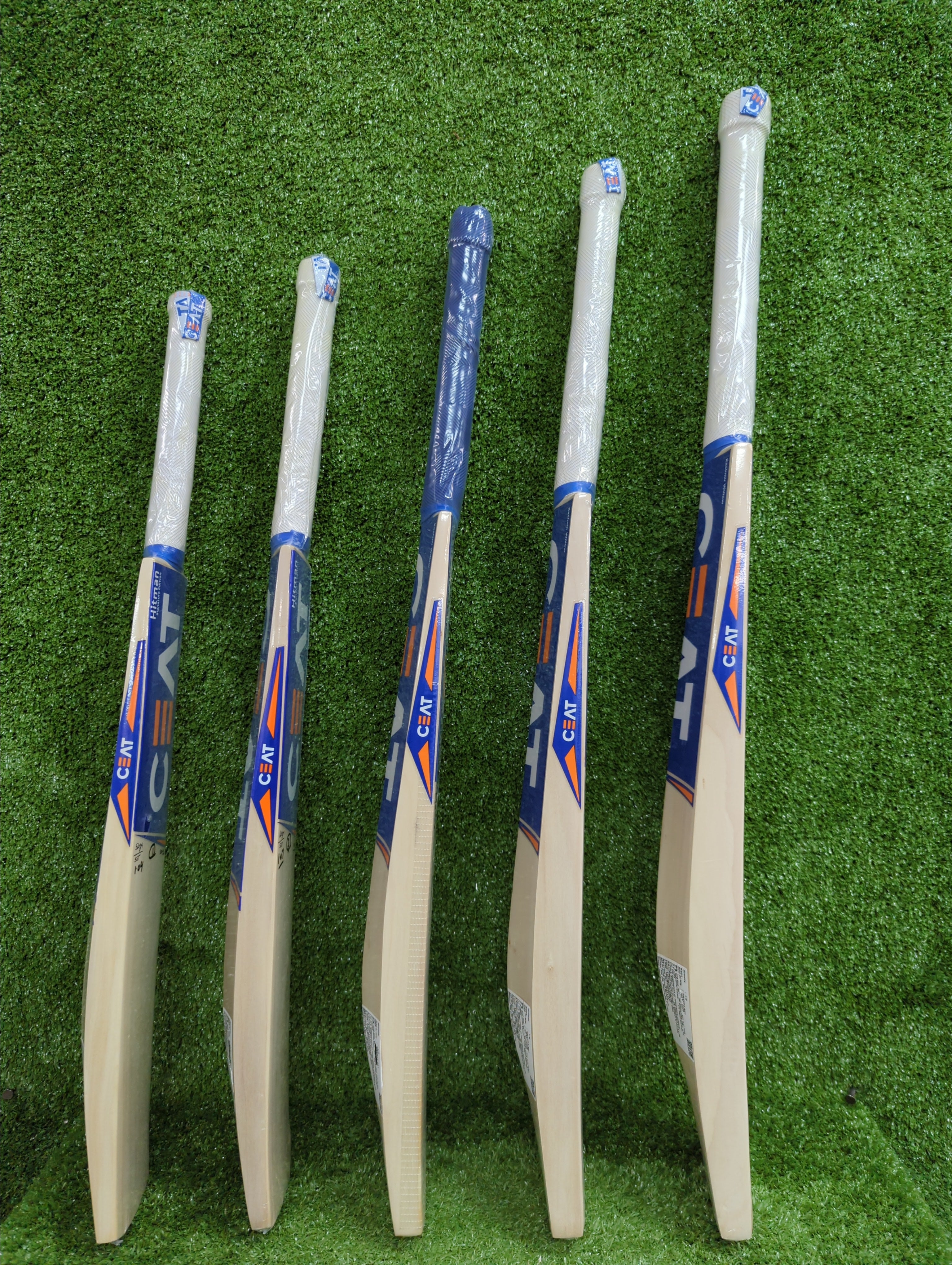 Ceat Hitman (Rohit Sharma) Junior / Youth  Kashmir Willow Cricket Bat