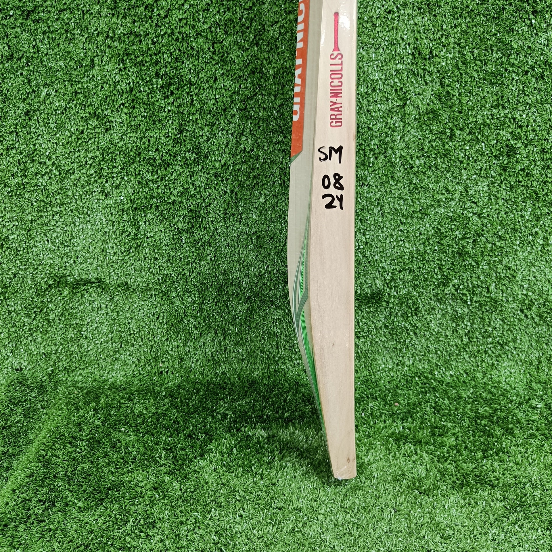 Gray-Nicolls 5 HyperNova Junior / Youth Limited Edition English Willow Cricket Bat