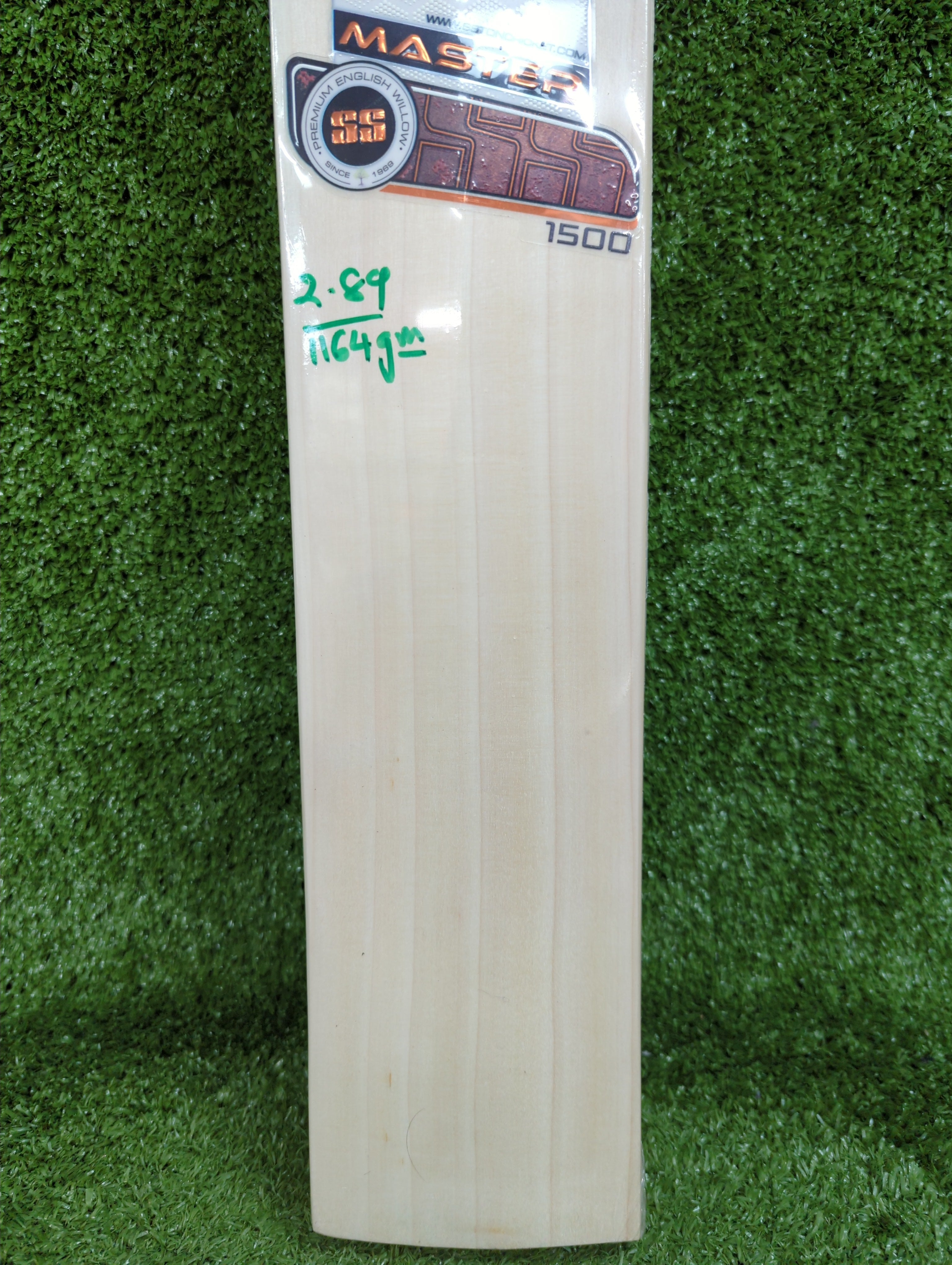SS Master 1500 English Willow Cricket Bat - Short Handle SS