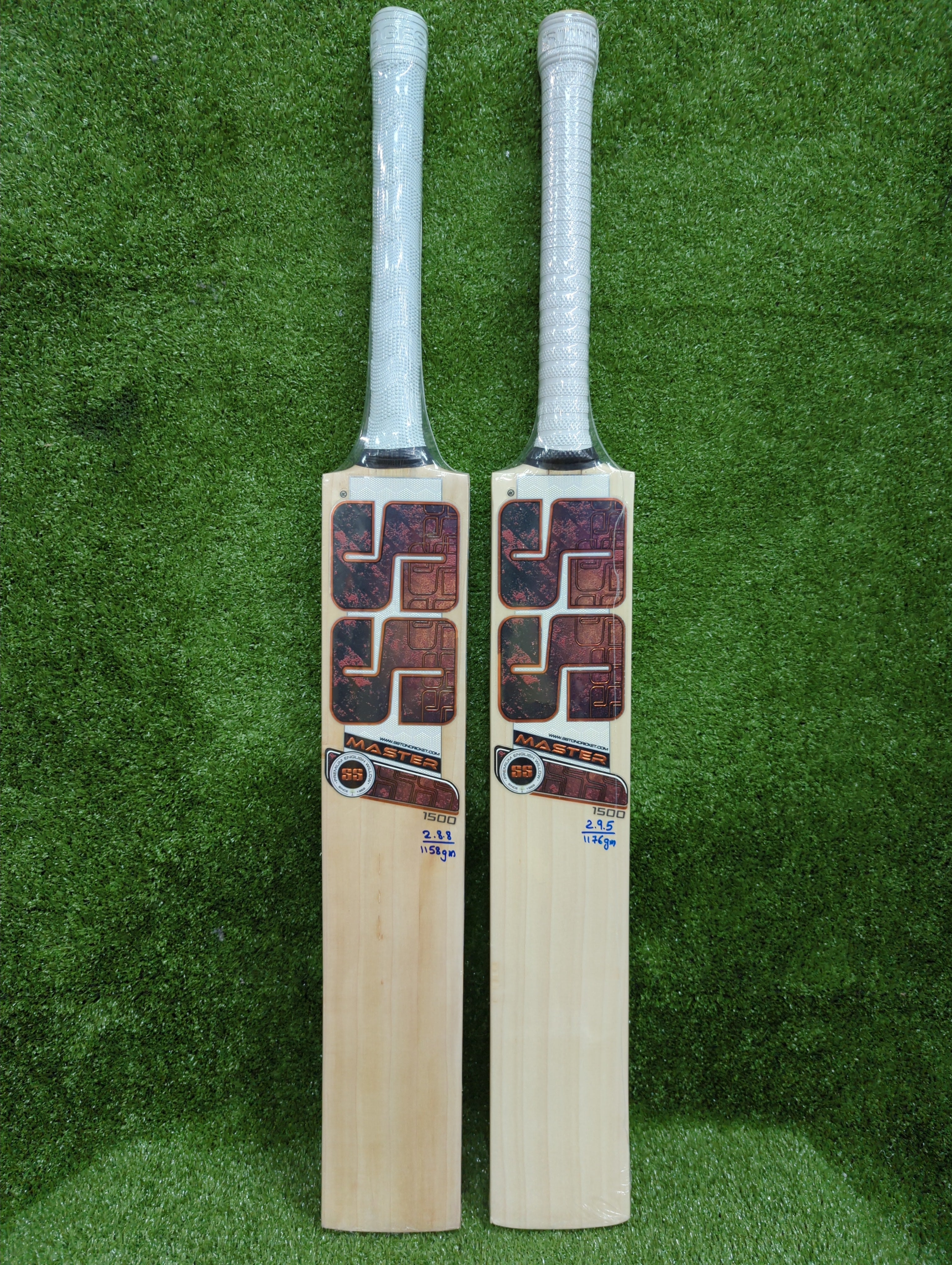 SS Master 1500 English Willow Cricket Bat - Short Handle SS