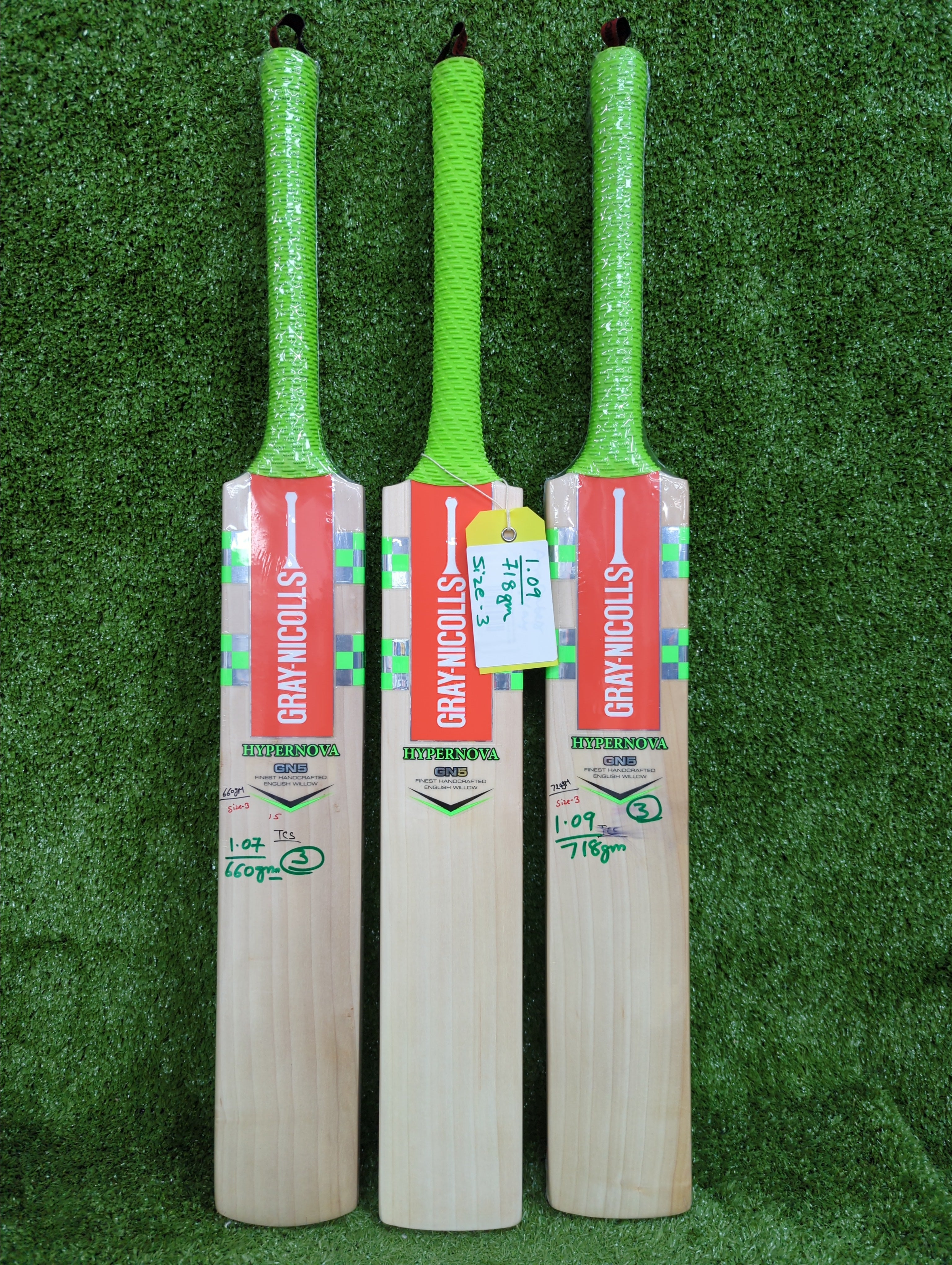 Gray-Nicolls GN5 HyperNova Junior / Youth Limited Edition English Willow Cricket Bat