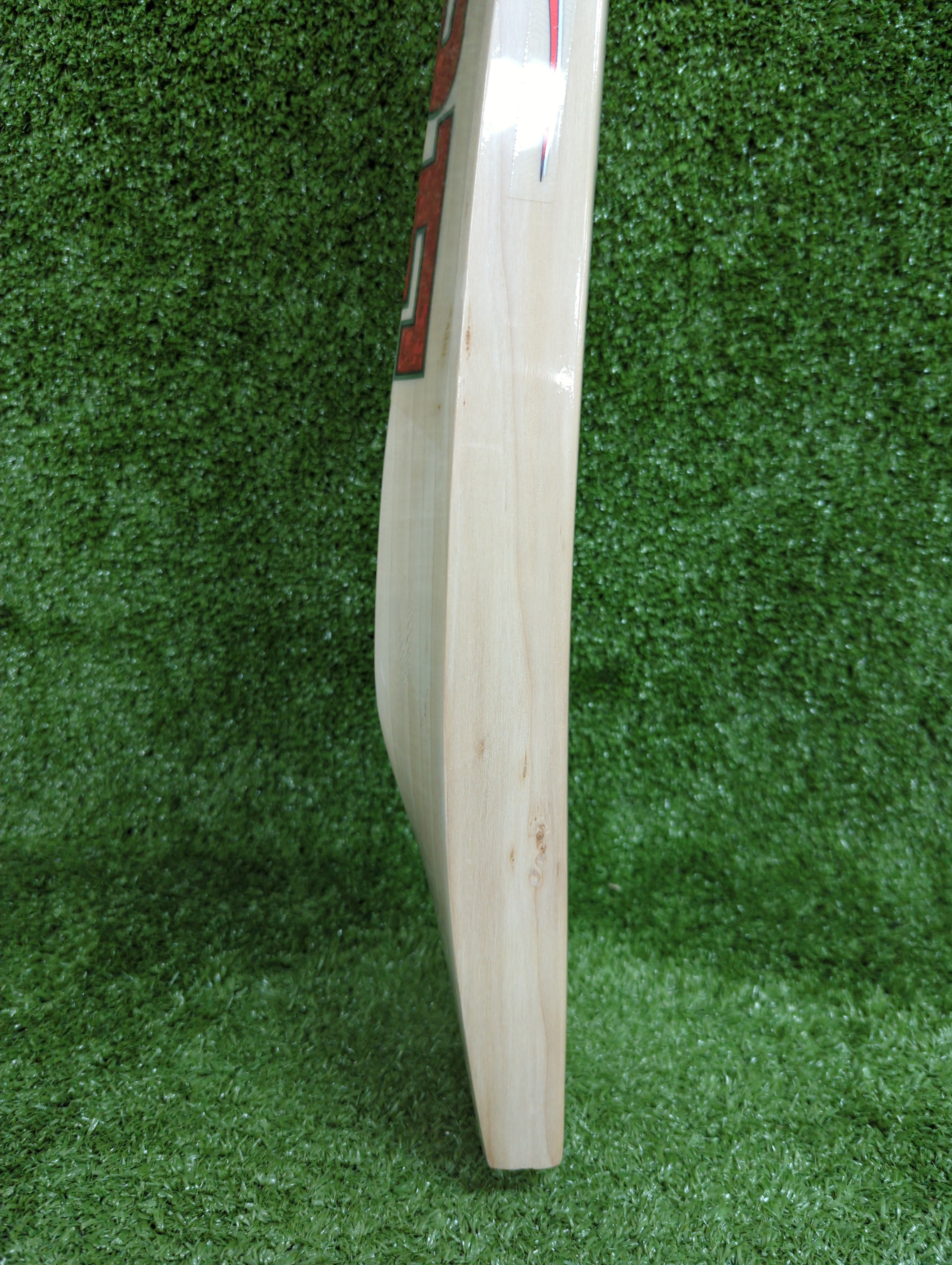 MRF Genius Run Machine VK 18 Cricket Bat English Willow