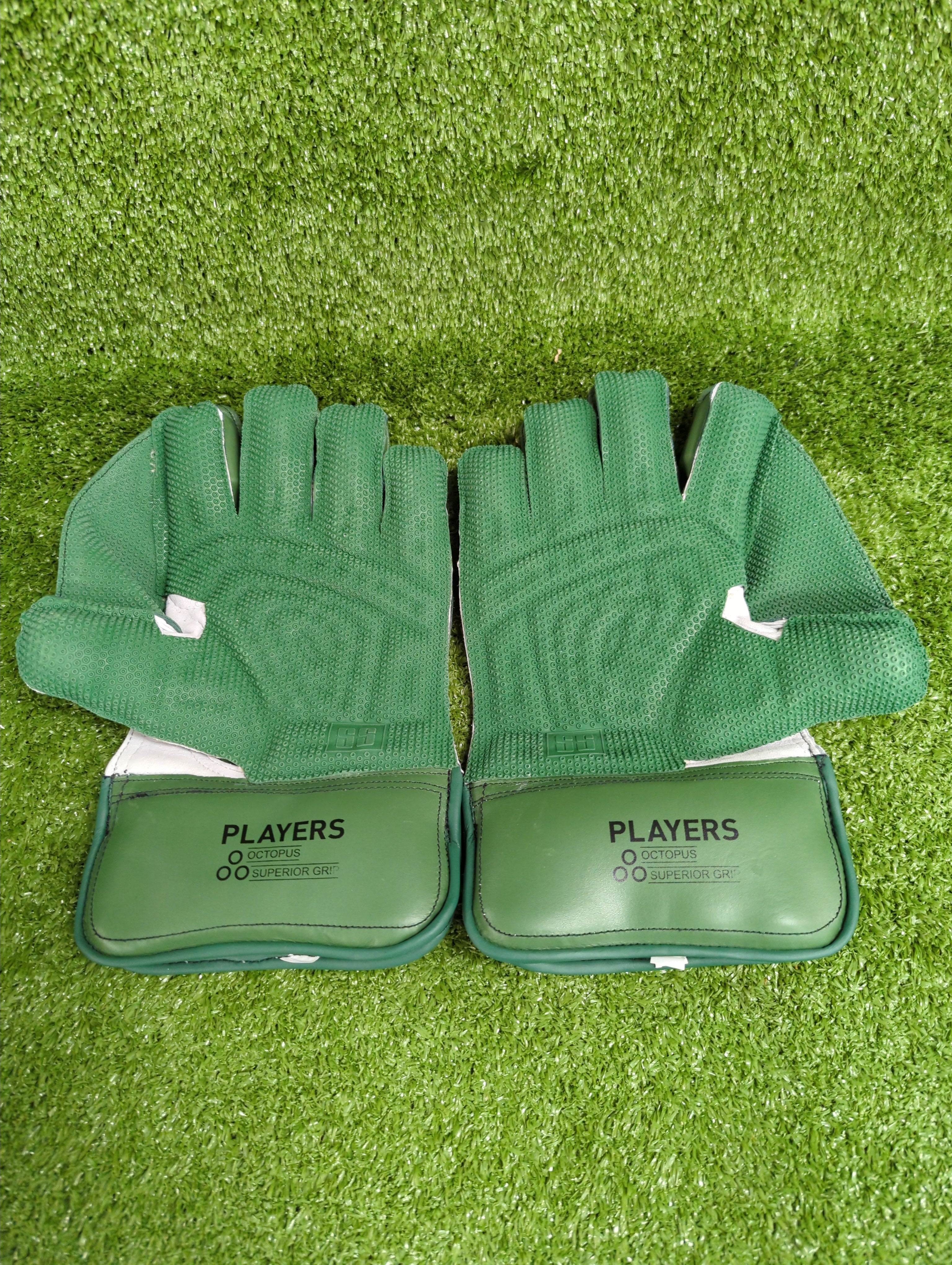 SS MSD (Mahendra Singh Dhoni)Players Cricket Wicket Keeping Gloves (Green)