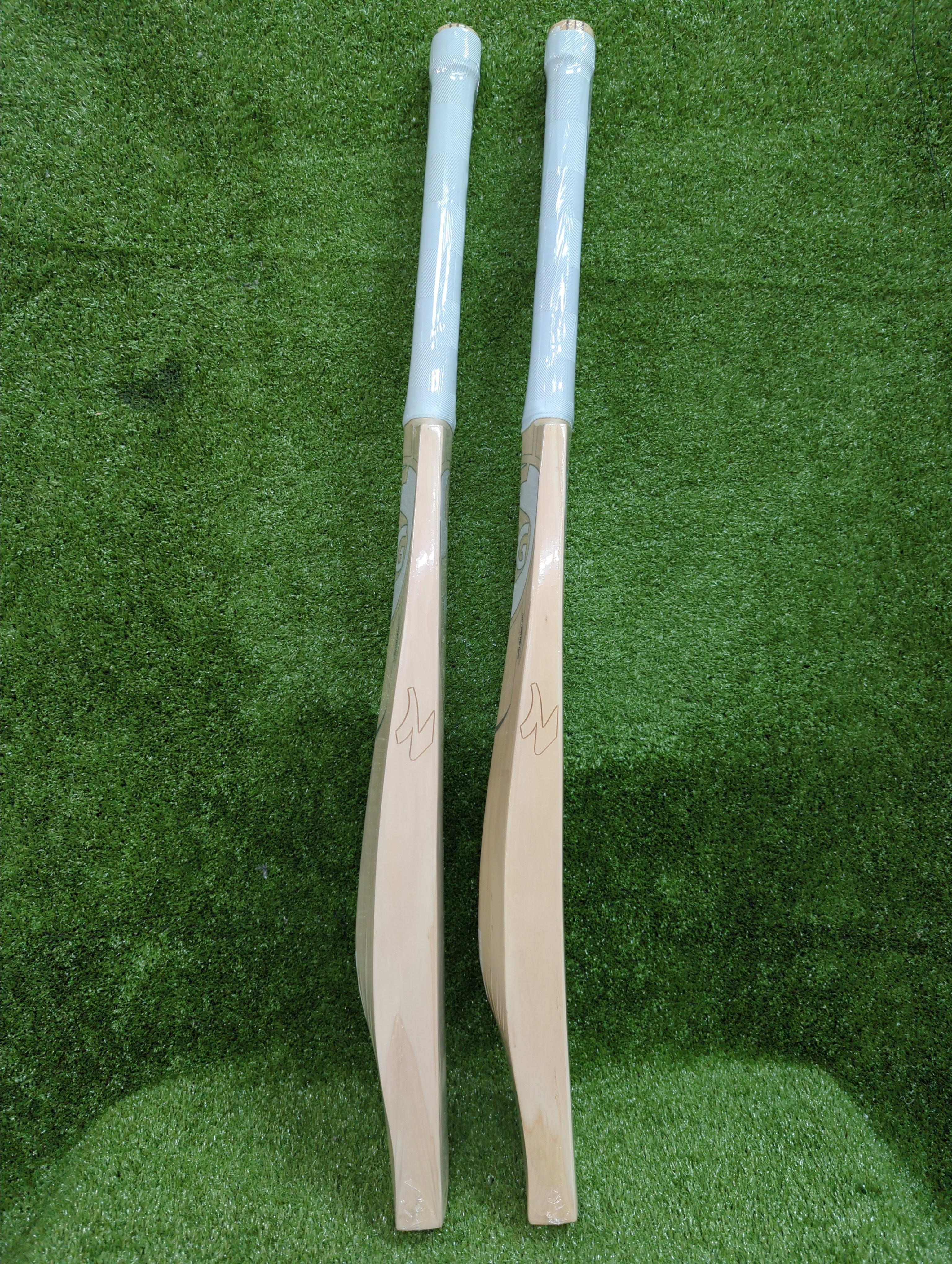 SG King of Jungle 1 (KOJ 1) English Willow Cricket Bat SG