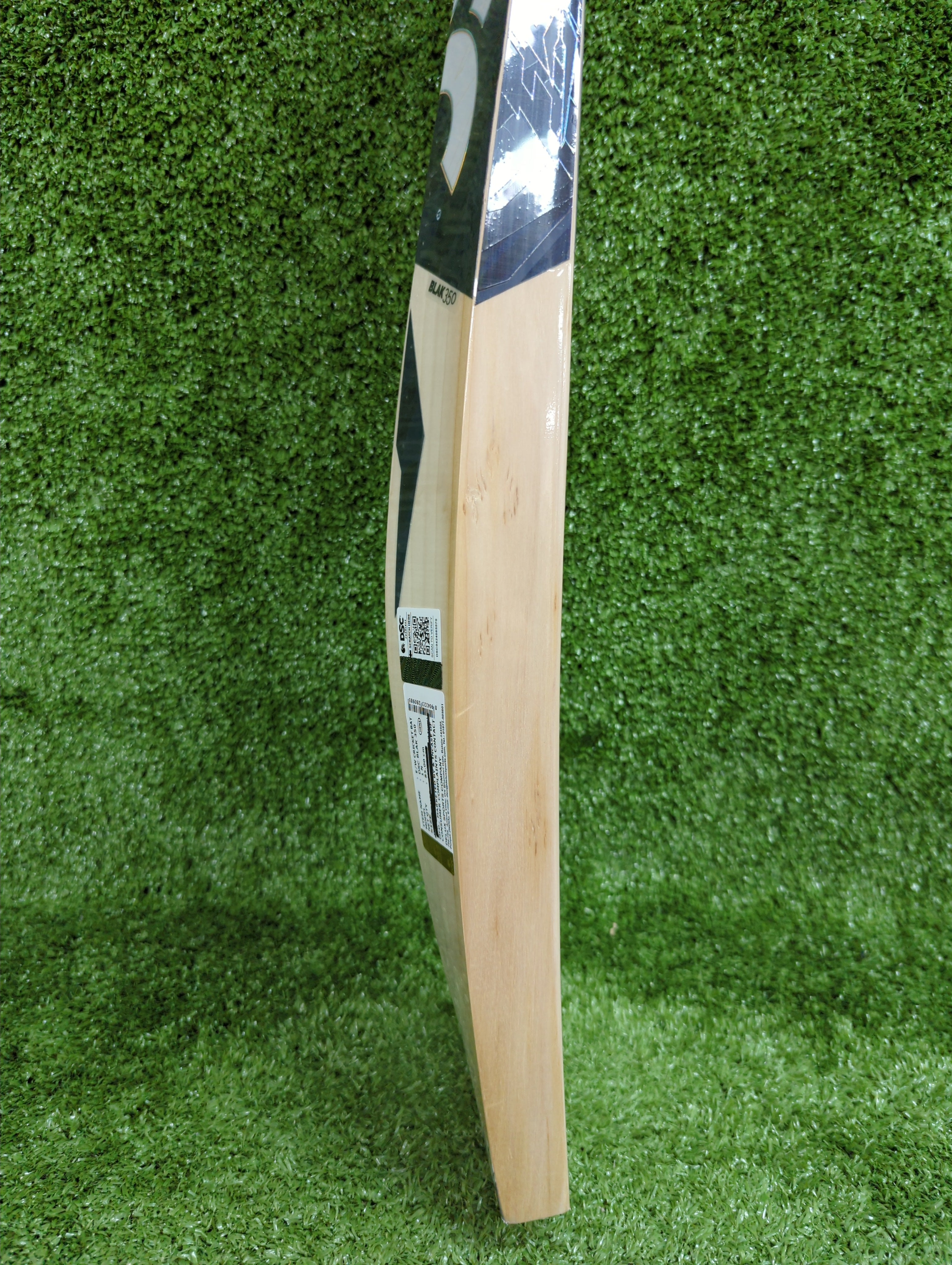 DSC Blak 350 Adult English Willow Cricket Bat by DSC - close-up detail - TopCricketStore
