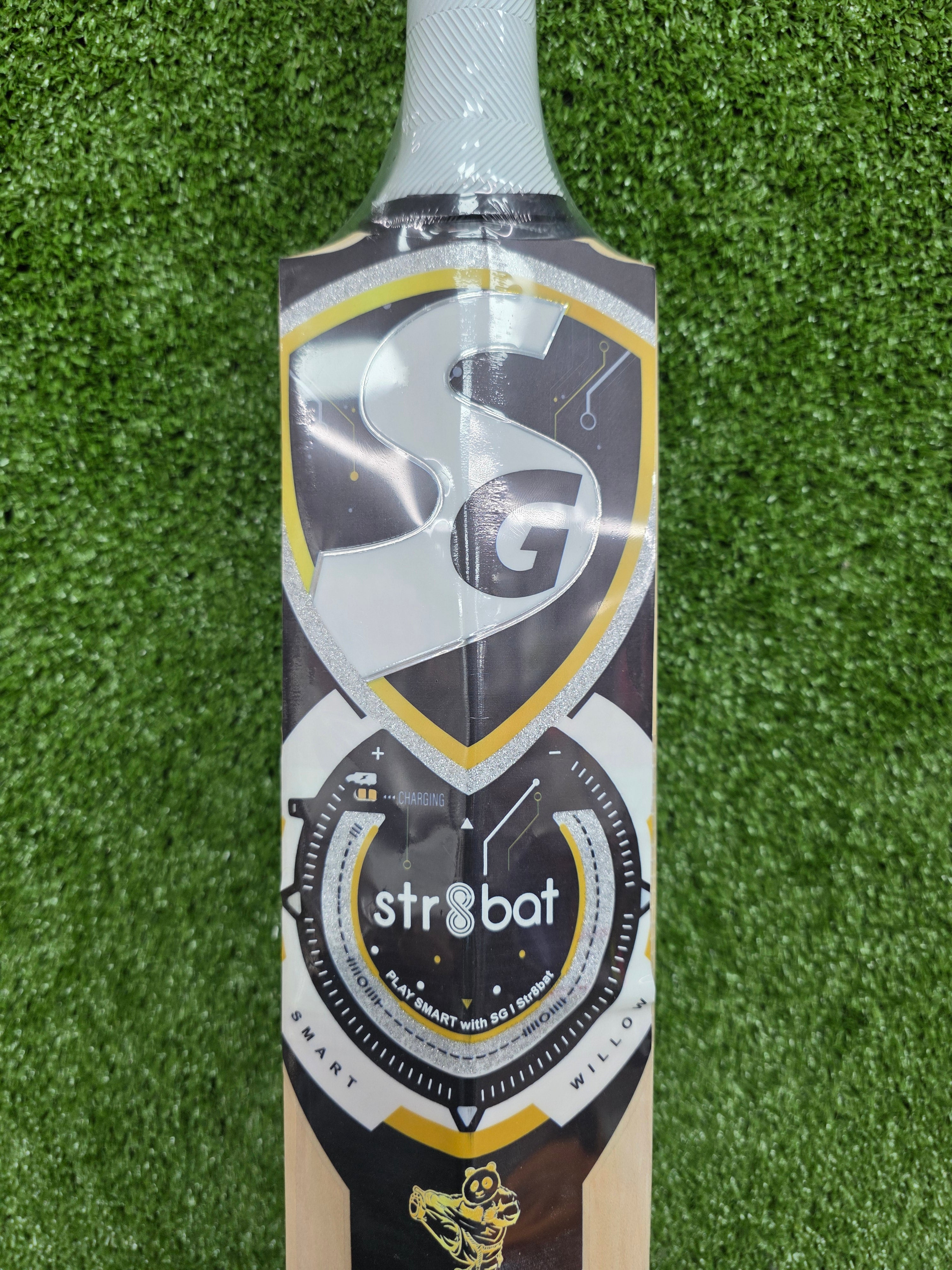 SG HP 250 English Willow Cricket Bat with STR8Bat Sensor