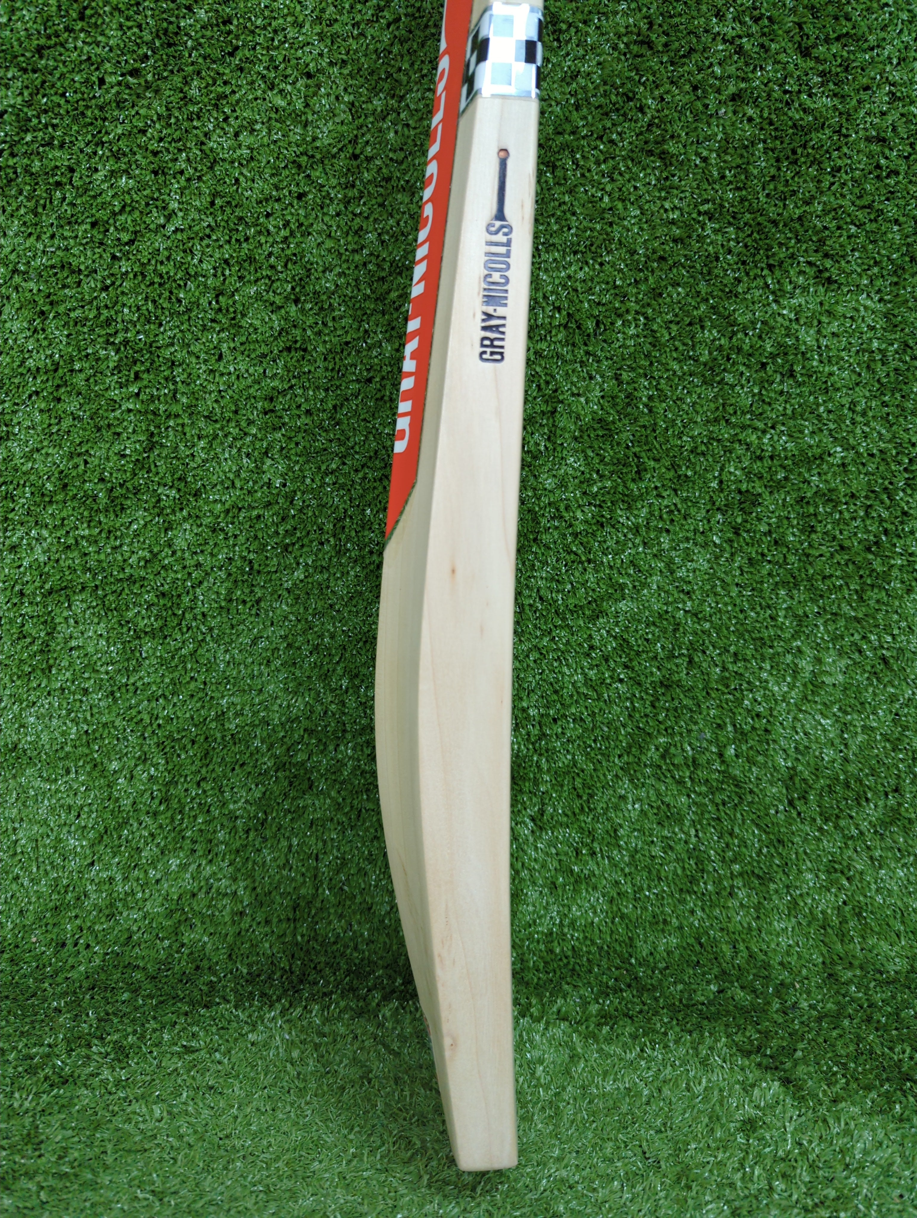 Gray-Nicolls Classic Select Range Adult English Willow Cricket Bat - View 5