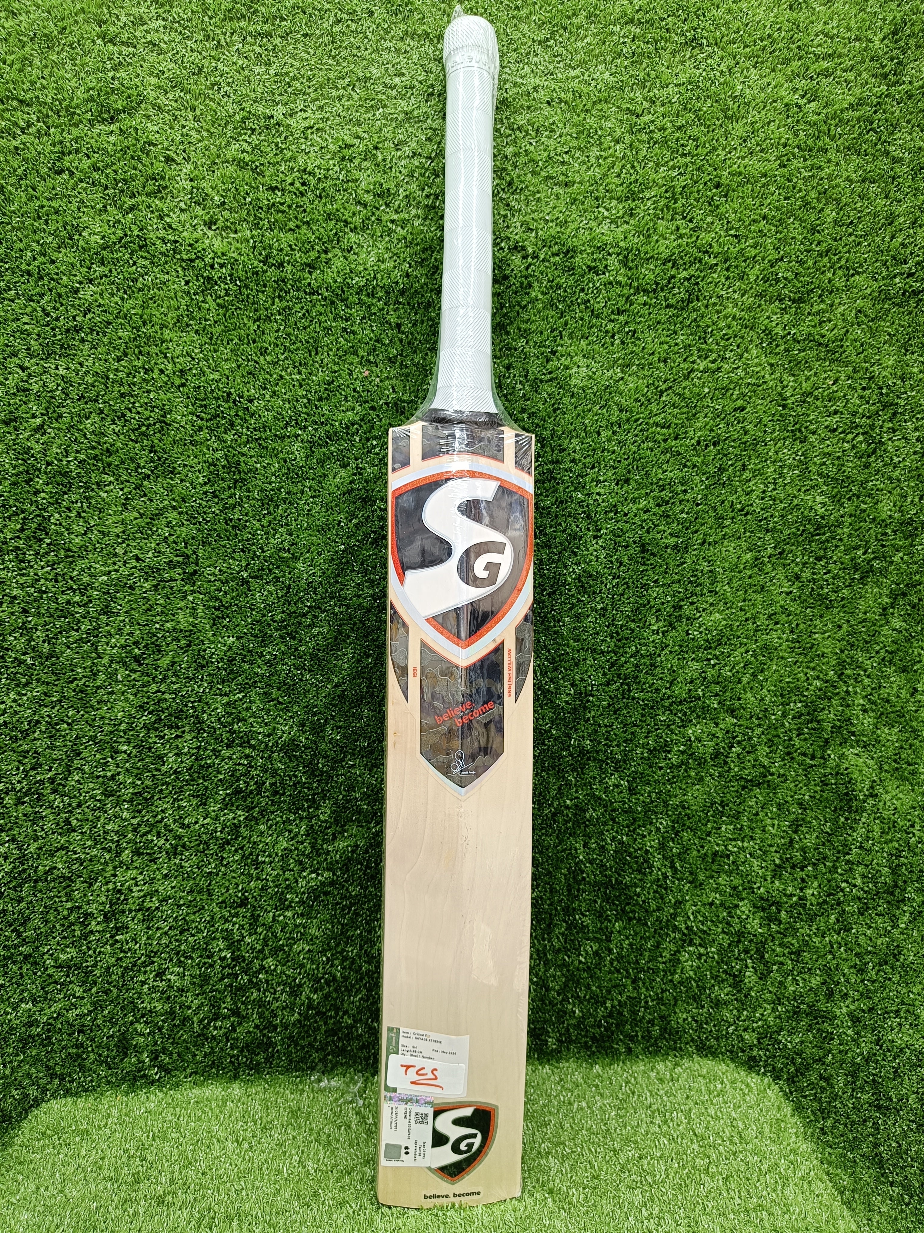 SG Savage Extreme English Willow Cricket Bat