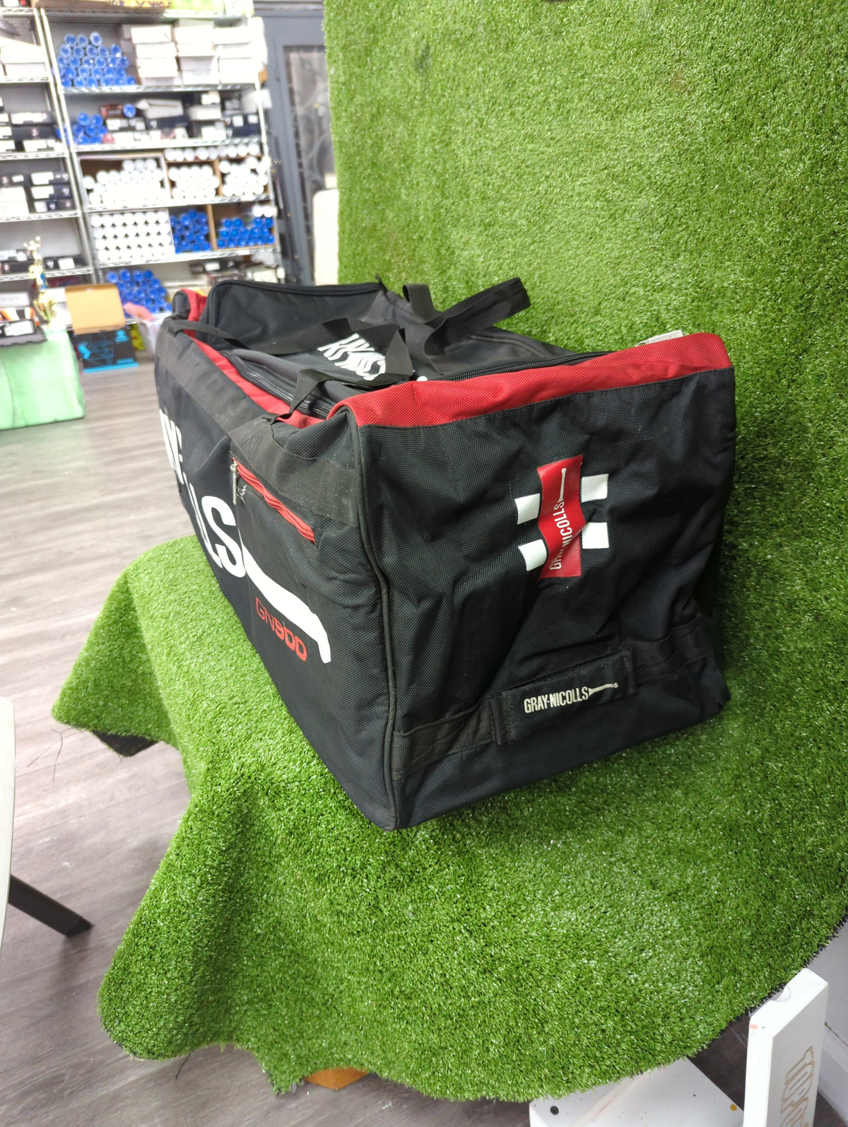 Gray-Nicolls 900 Wheelie Cricket Kit Bag GN