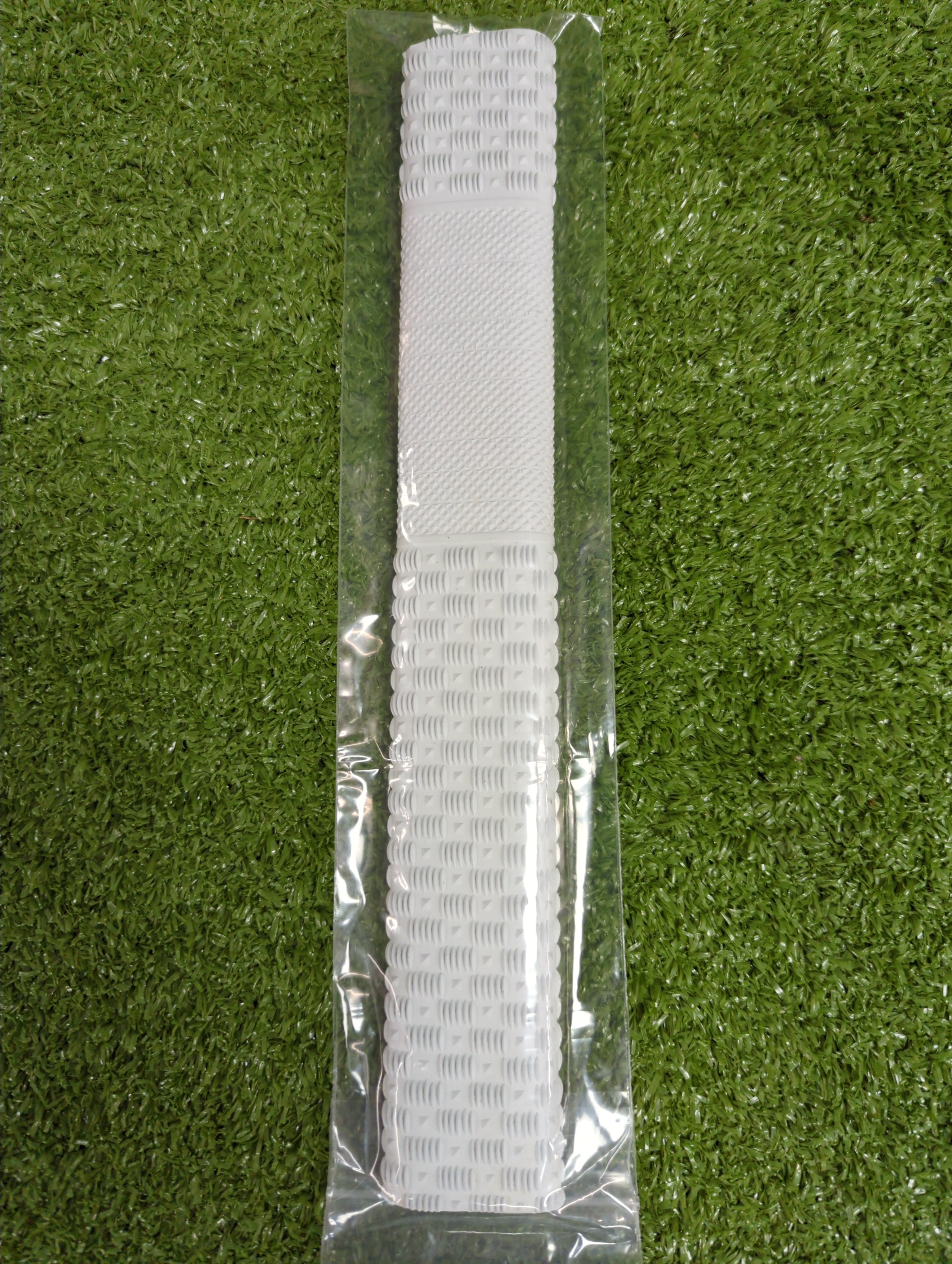 Raydn Hyden White Cricket Grip