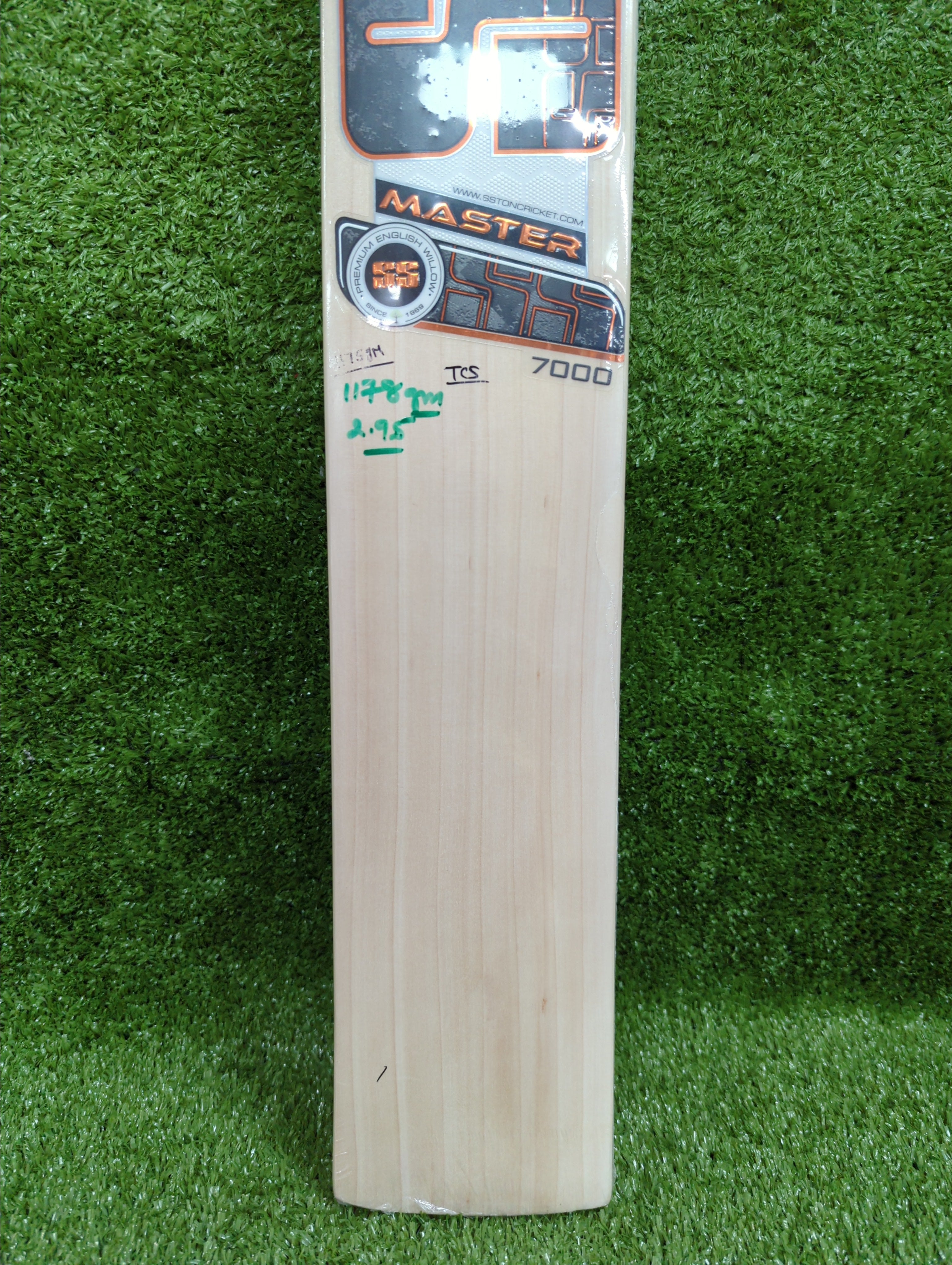 SS Master 7000 English Willow Cricket Bat - Short Handle SS