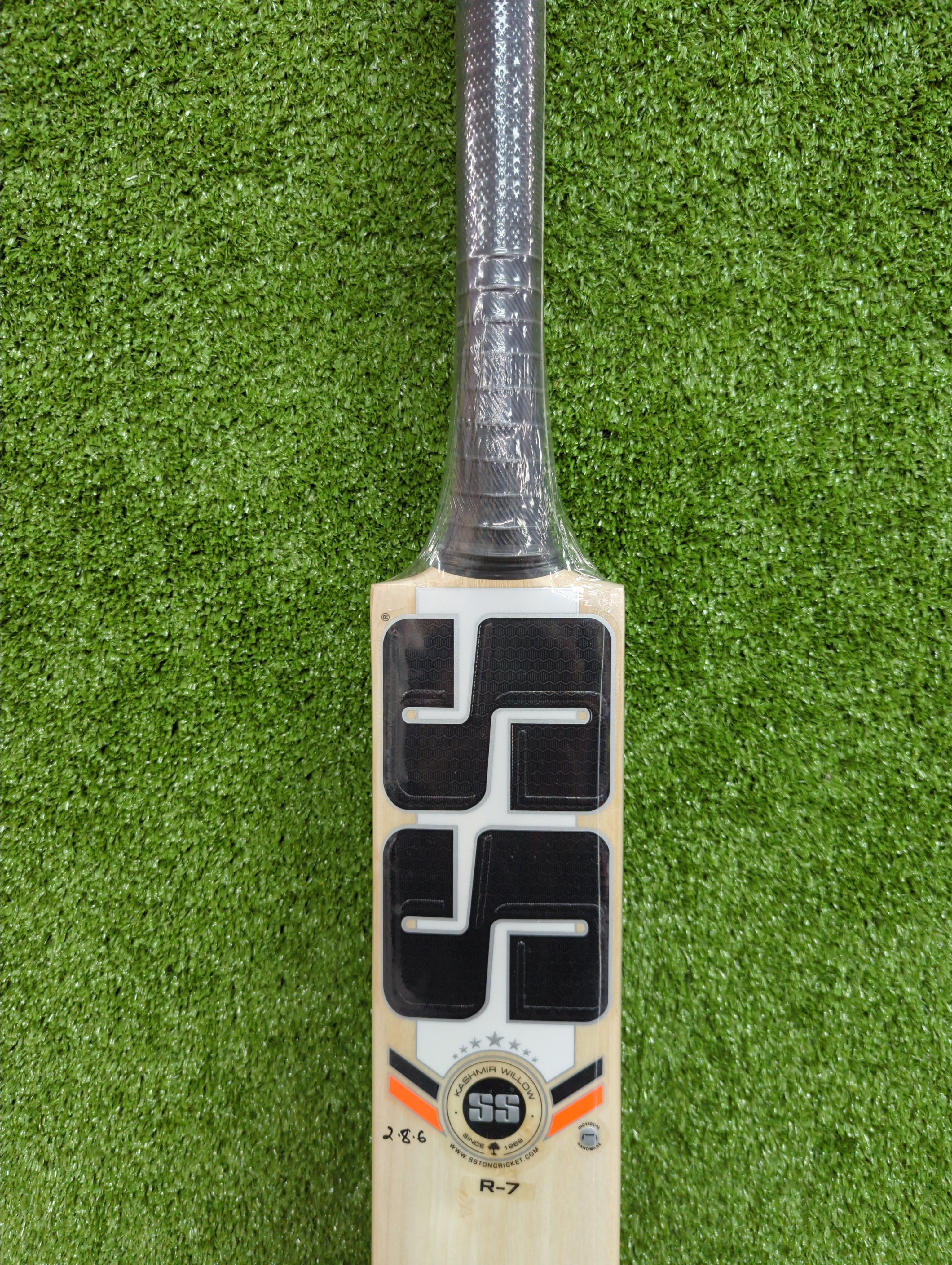 SS R 7 Kashmir Willow Cricket Bat