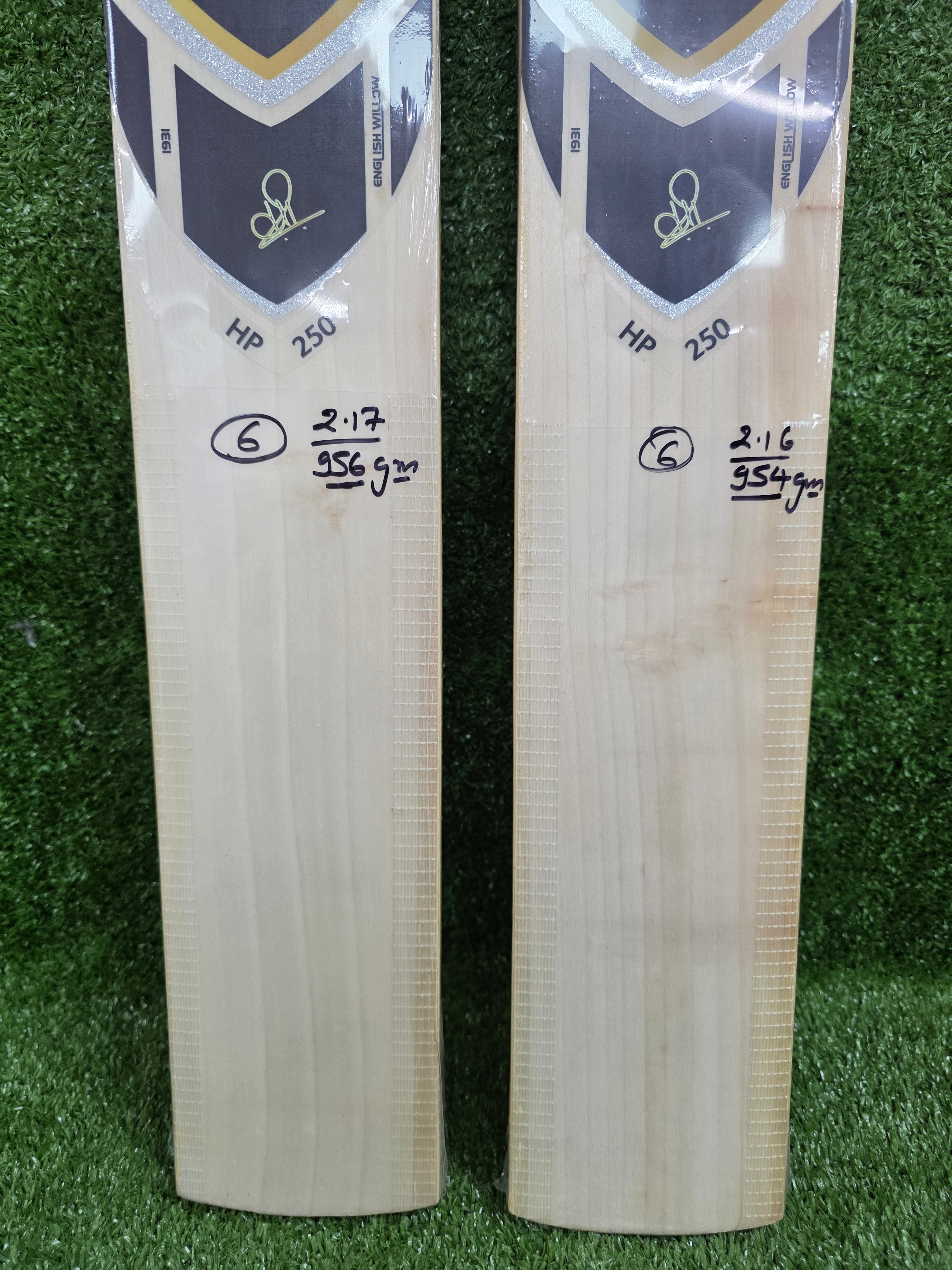 SG HP 250 Junior / Youth English Willow Cricket Bat with STR8Bat Sensor SG