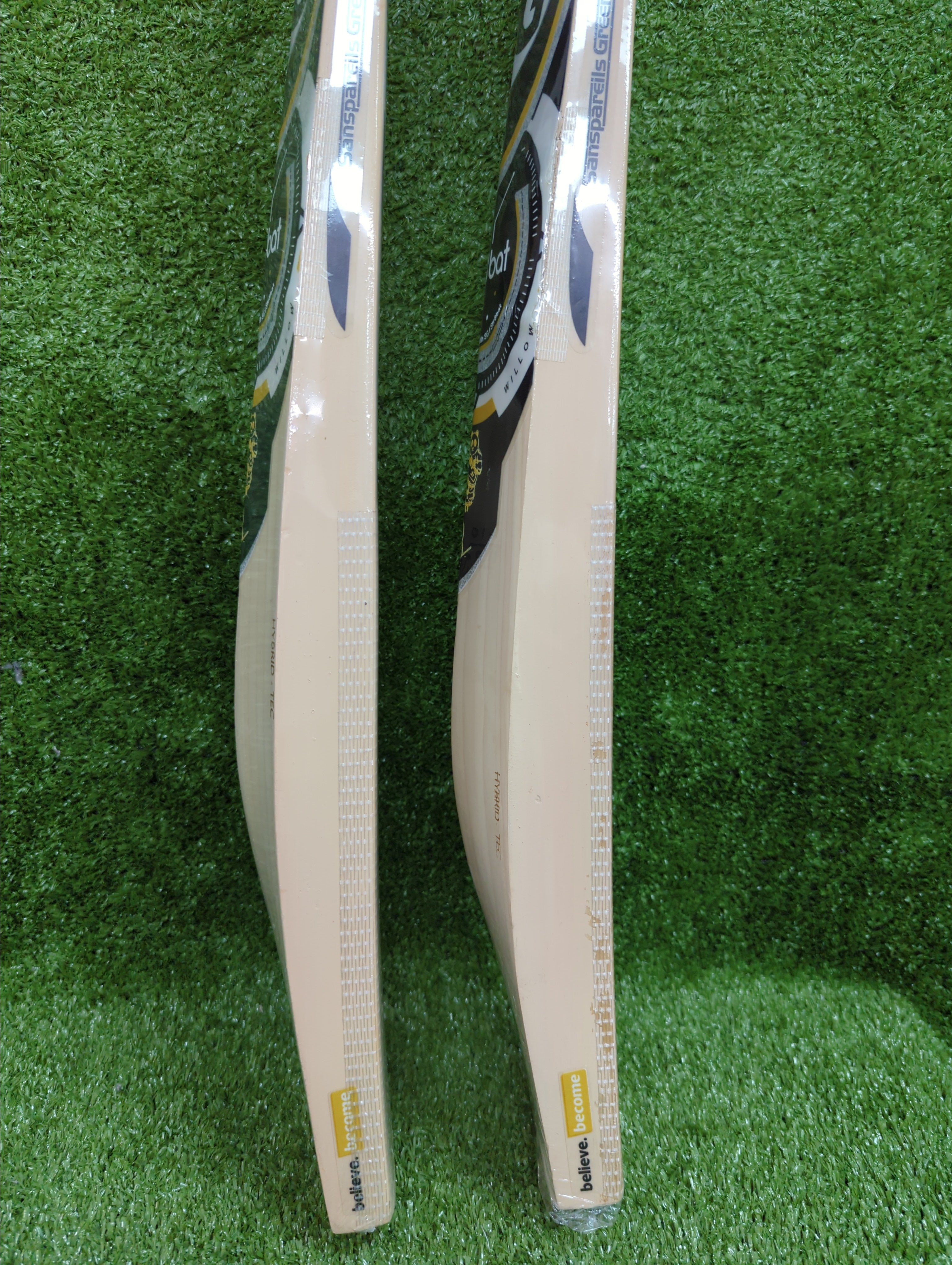 SG HP 250 English Willow Cricket Bat with STR8Bat Sensor SG