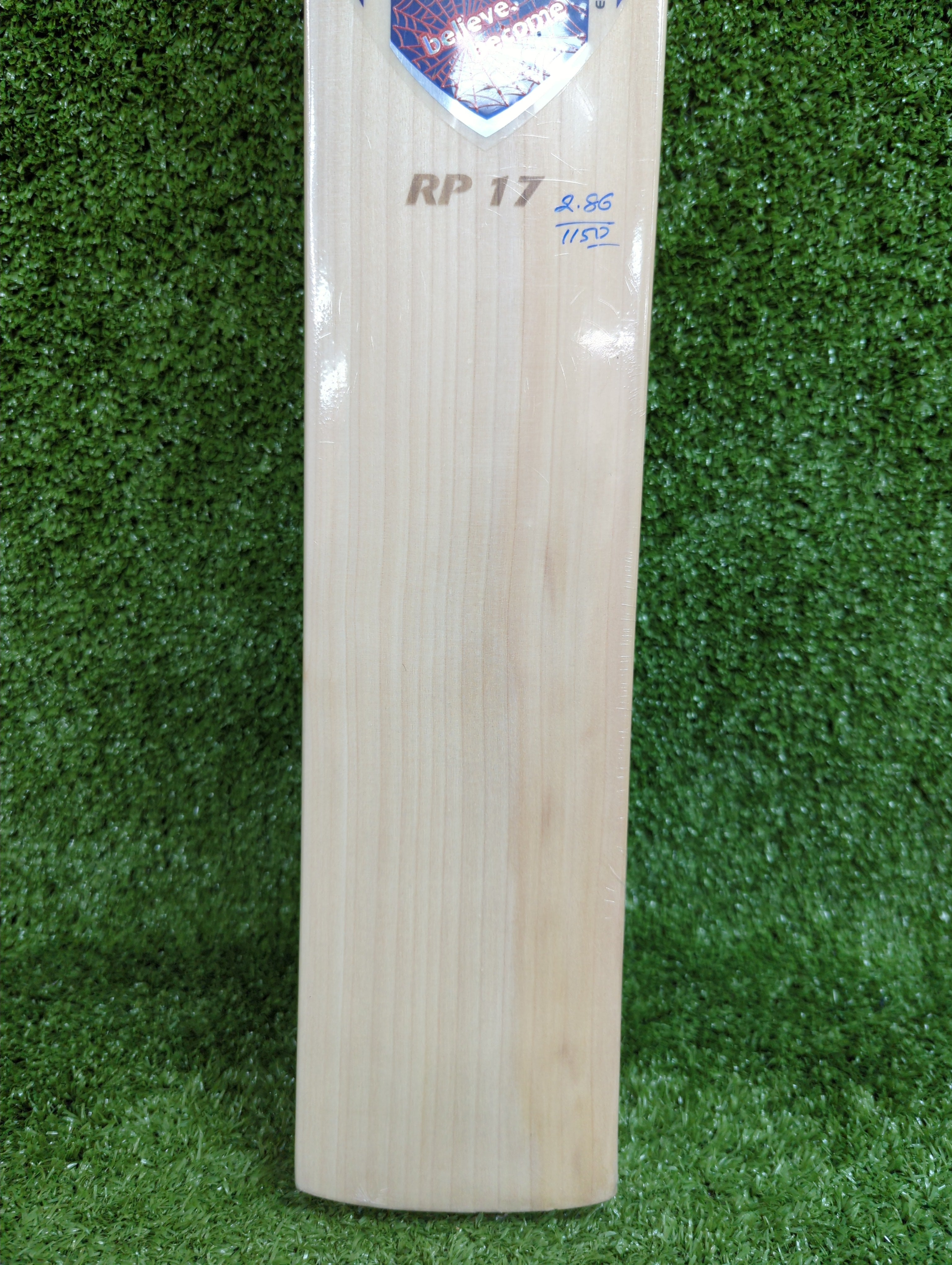 SG RP 17 (Rishabh Pant) Original Players Cricket Bat