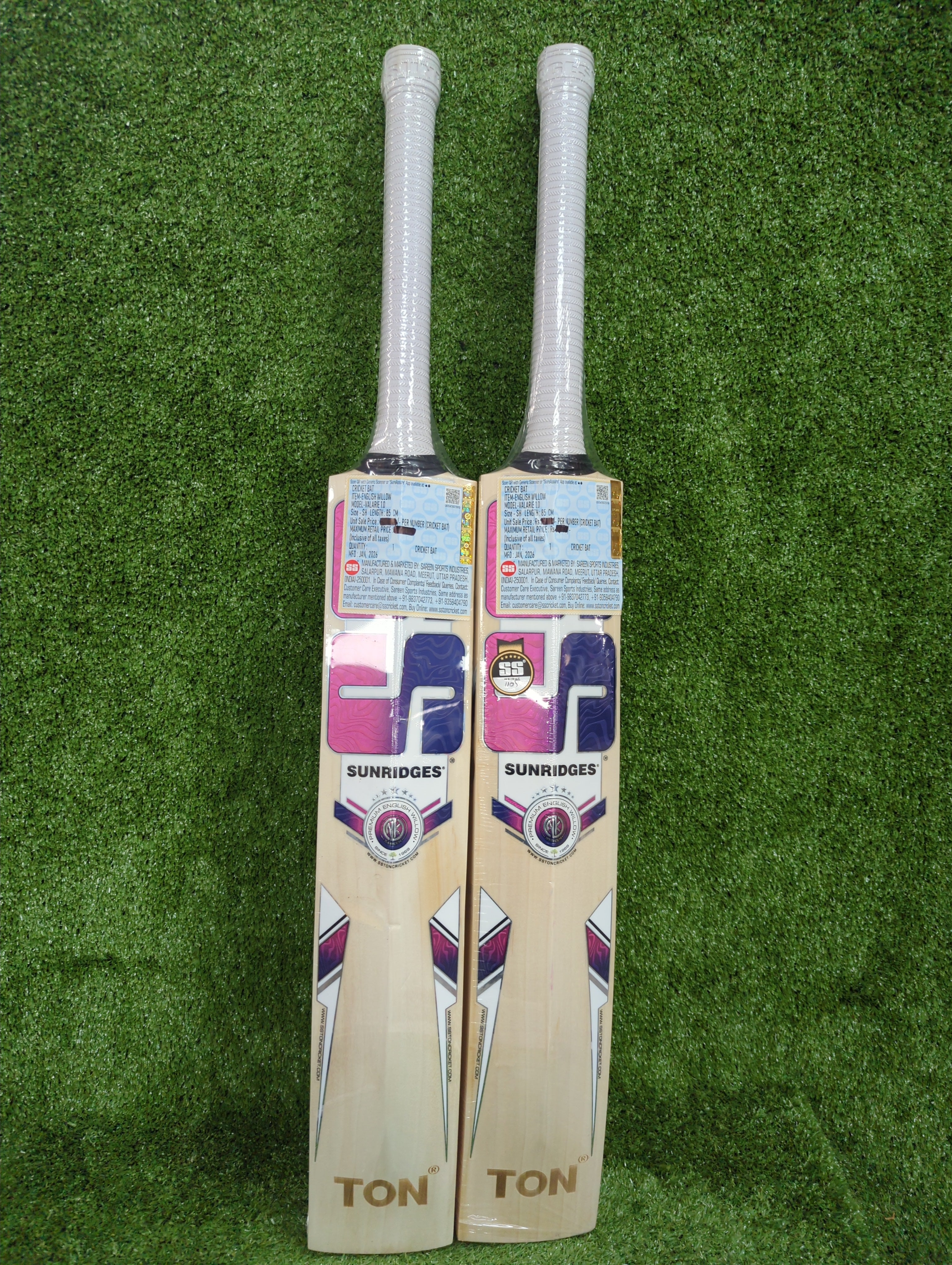 SS Valarie 1.0 English Willow Cricket bat - Short Handle by SS - close-up detail - TopCricketStore