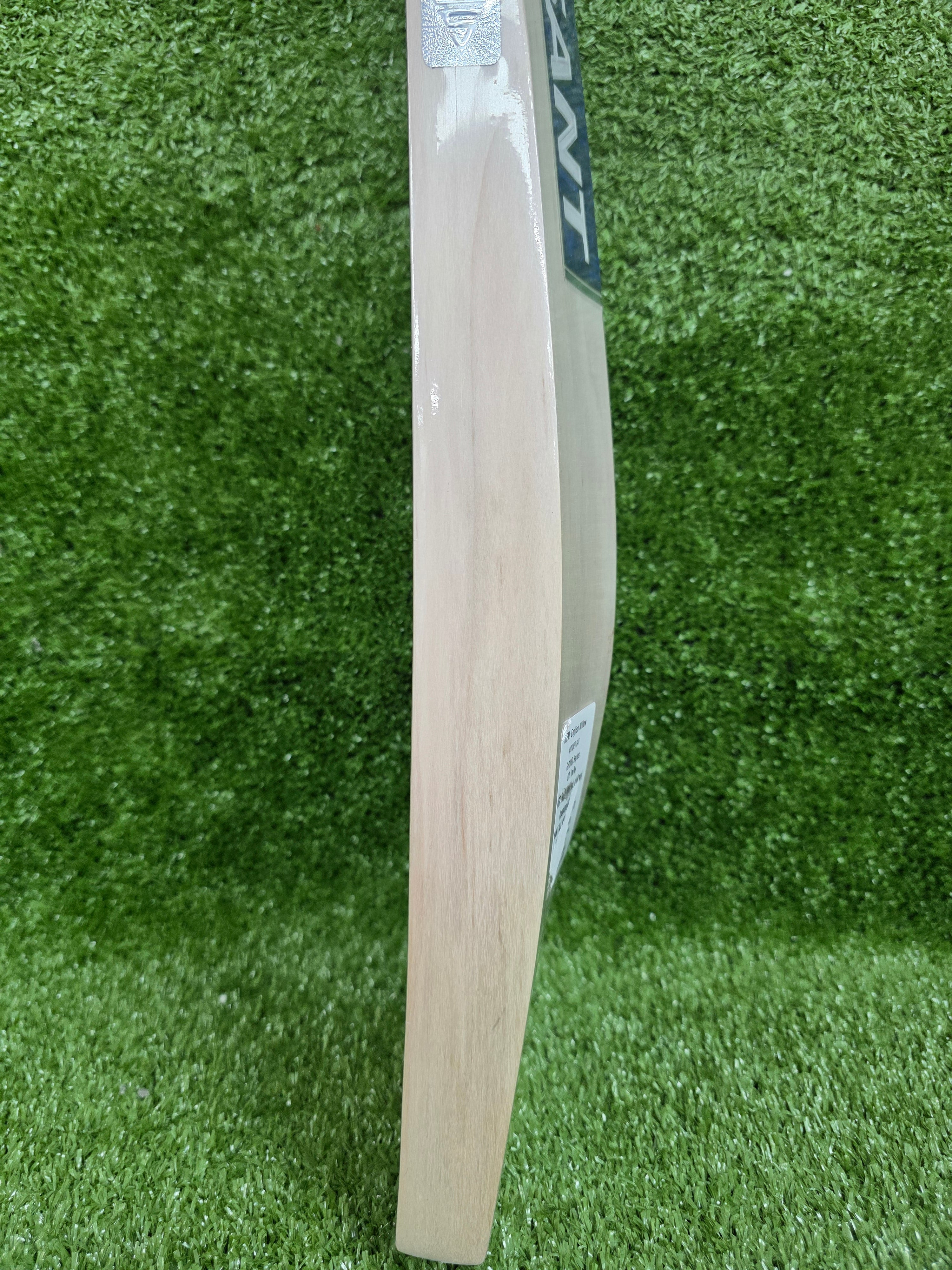 Versant Grind English Willow Cricket Bat - Short Handle Versant