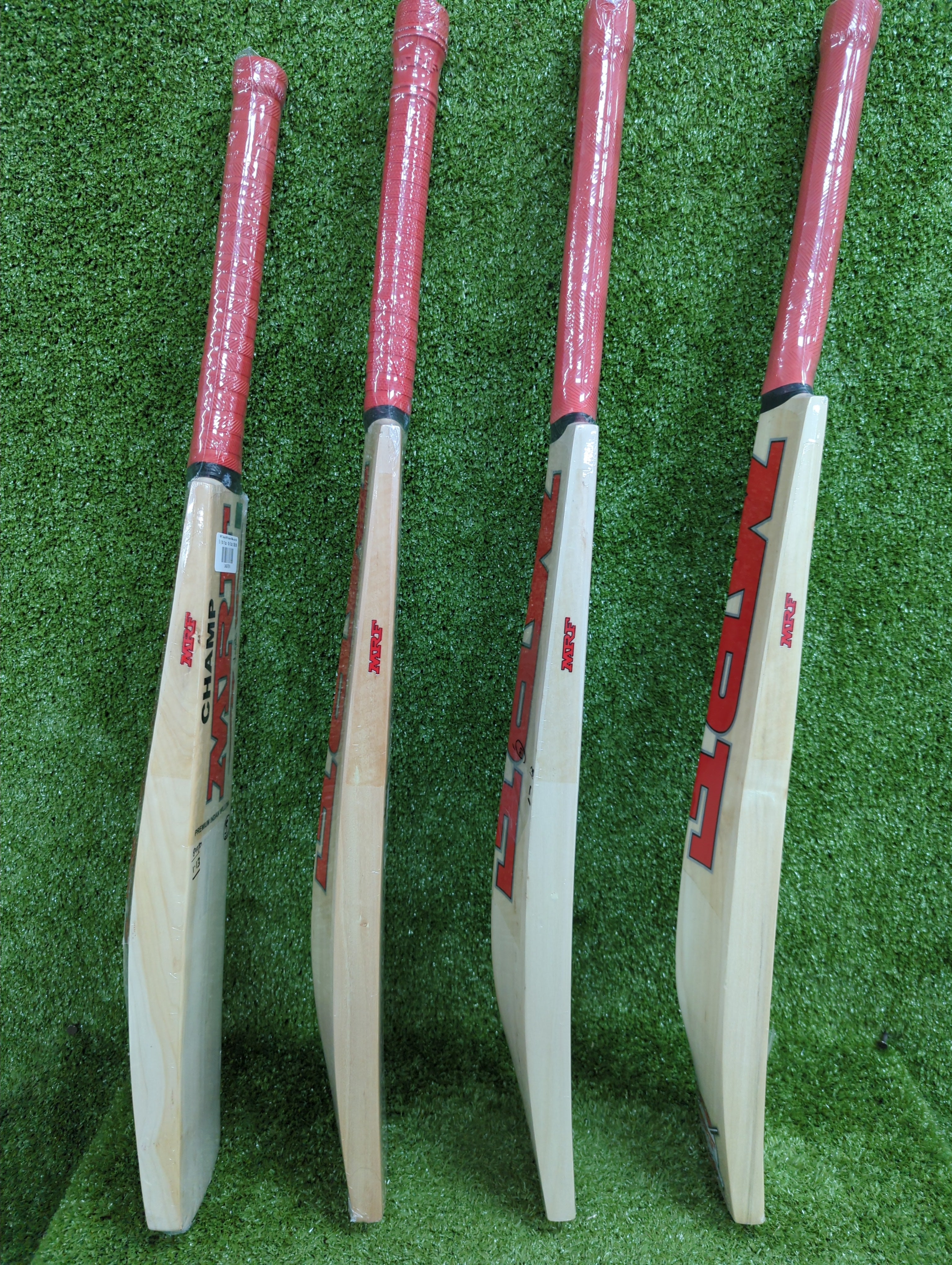MRF Champ VK18 Junior / Youth Kashmir Willow Bat