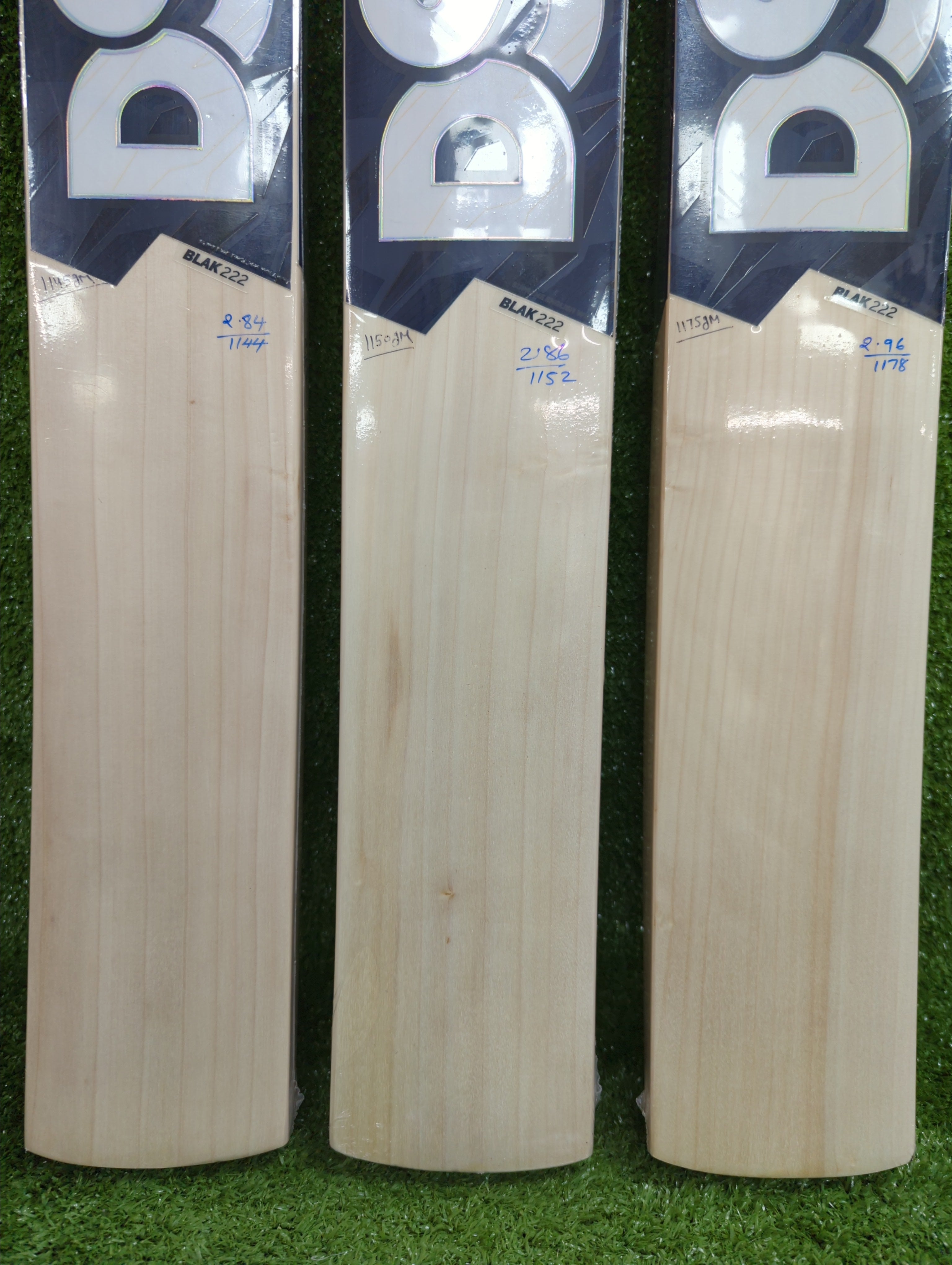 DSC Blak 222 Adult English Willow Cricket Bat