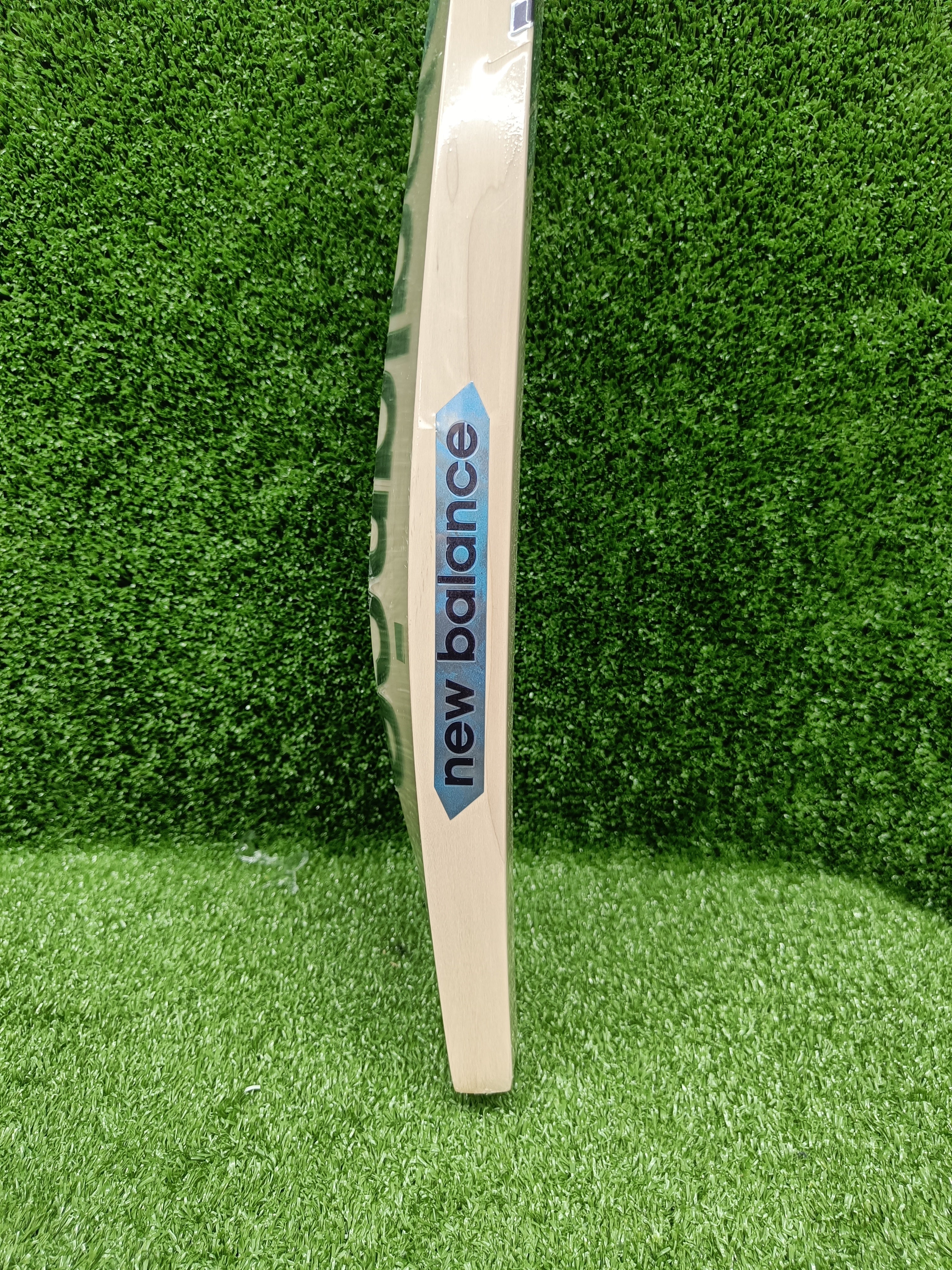 NB DC 840 English Willow Cricket Bat