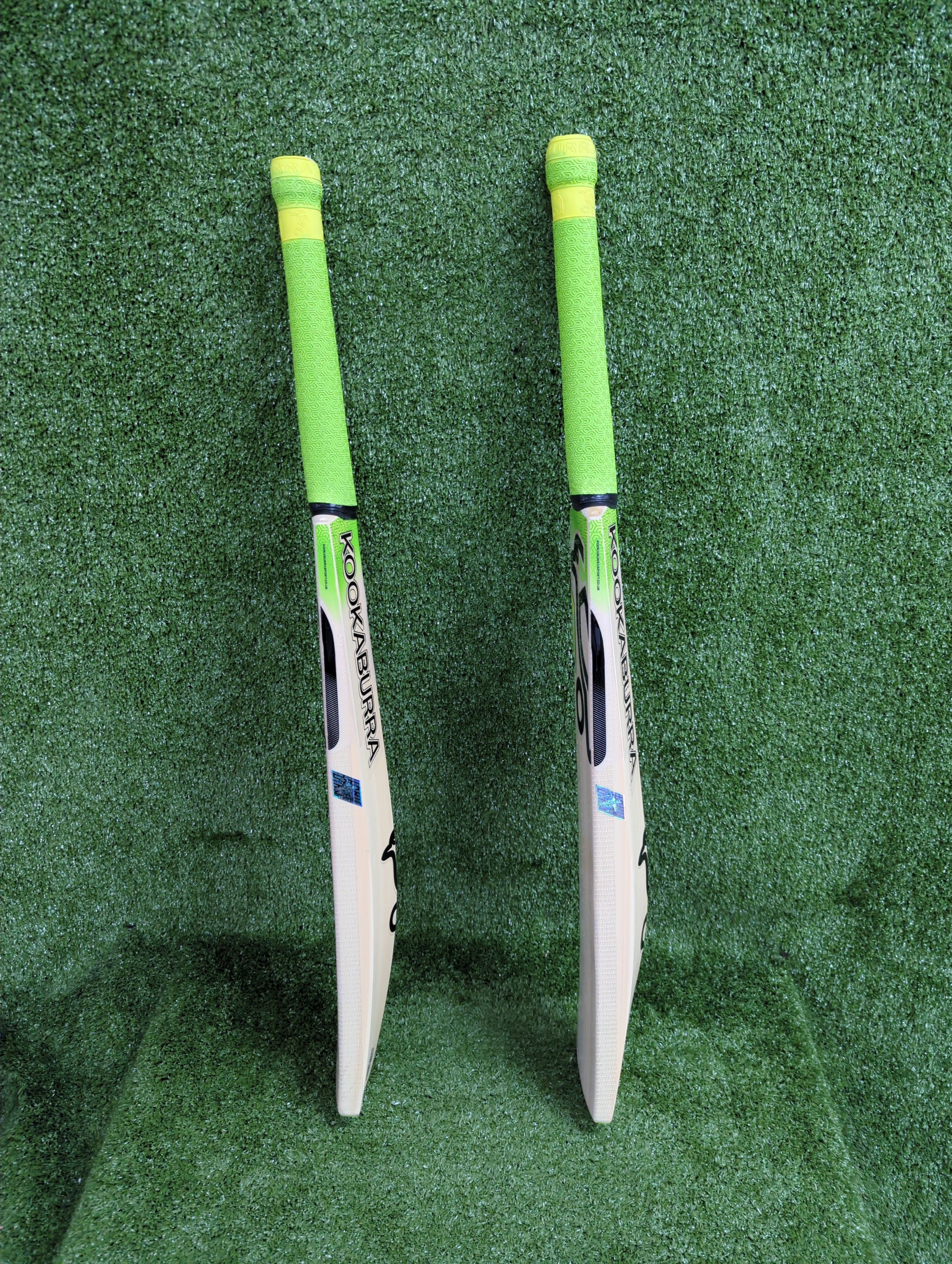 Kookaburra Kahuna 6.5 Junior / Youth English Willow Cricket Bat