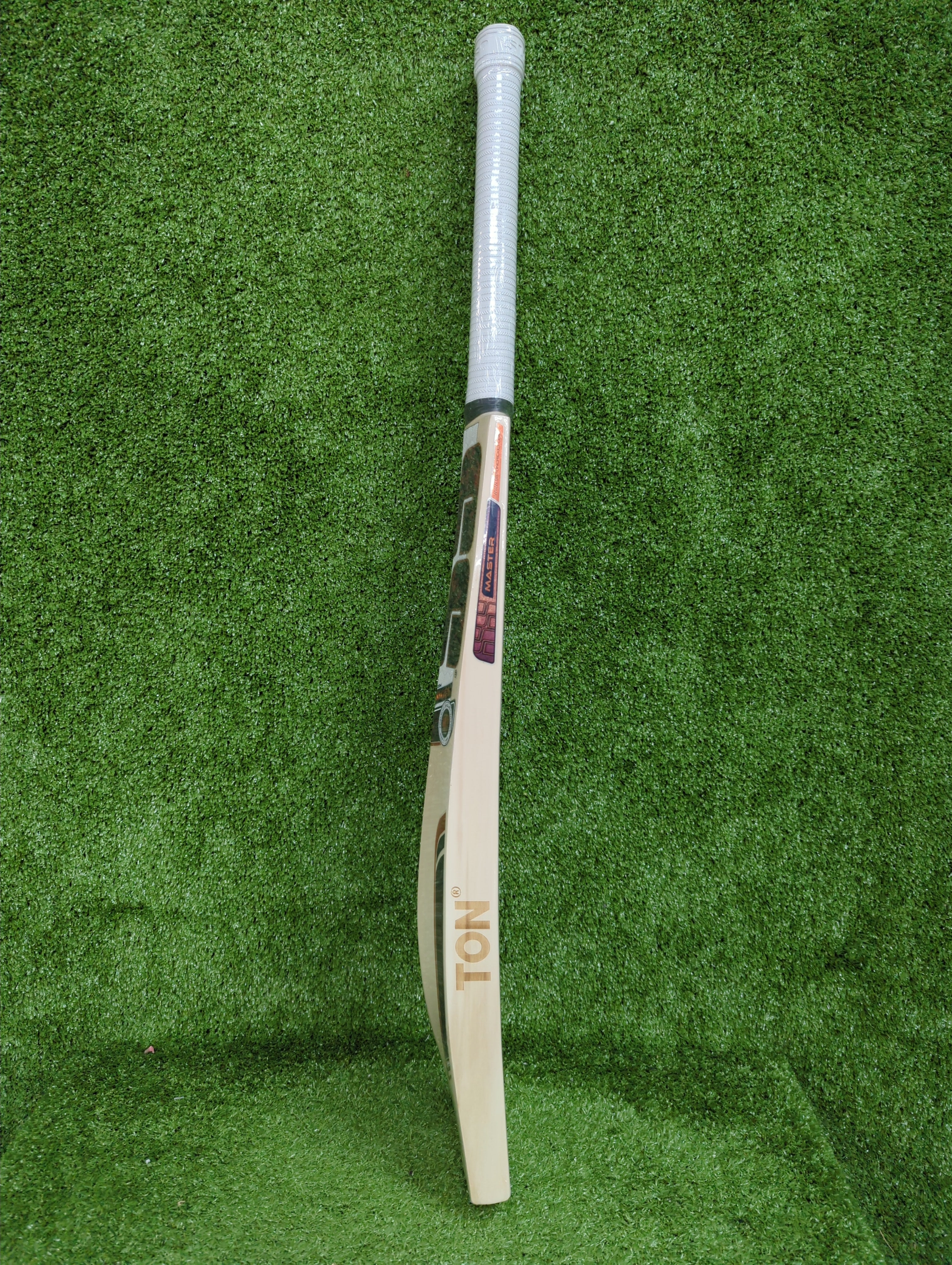 SS Master 1500 English Willow Cricket Bat - Short Handle SS