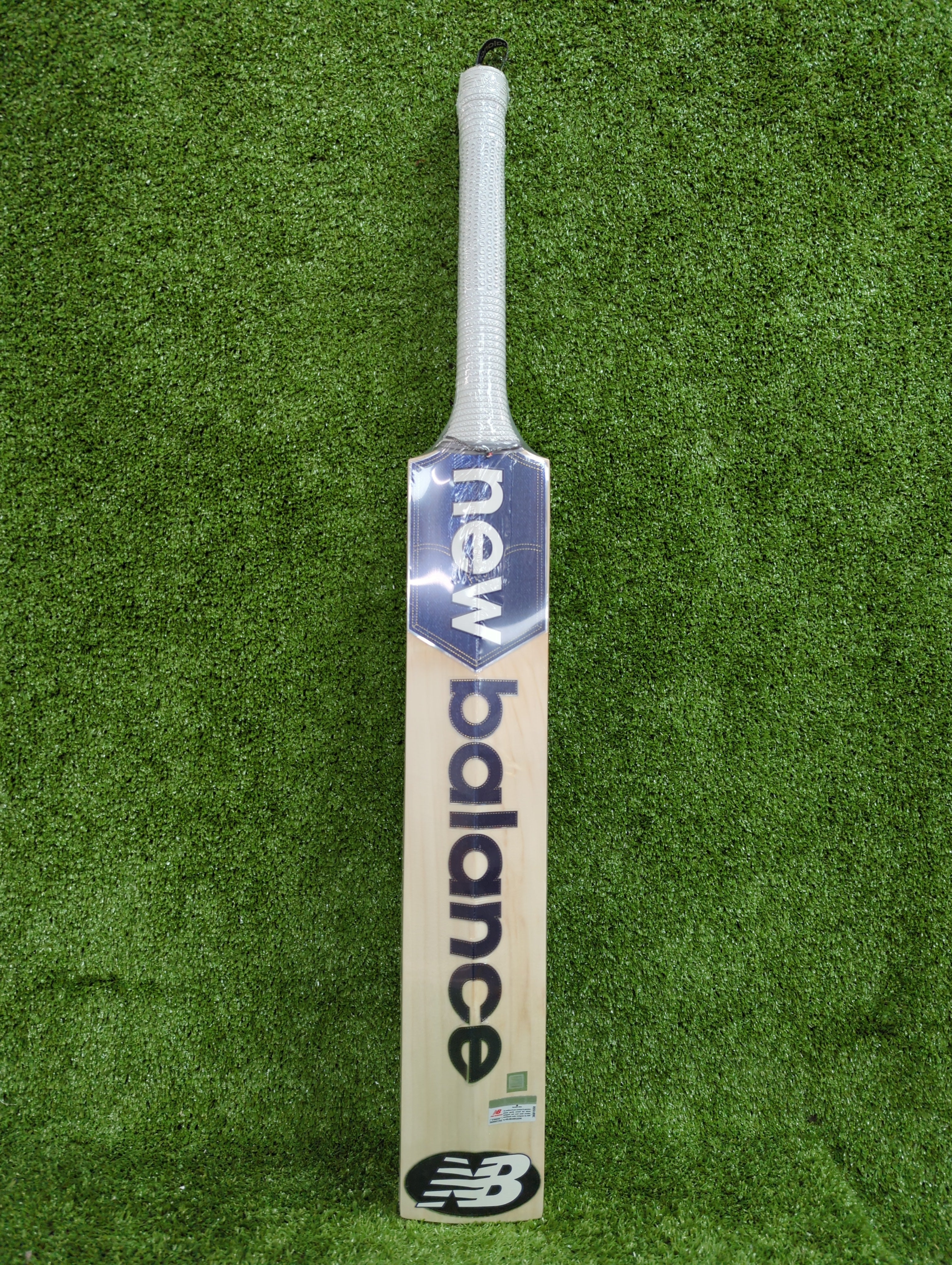 NB DC 700i PRO English Willow Cricket Bat