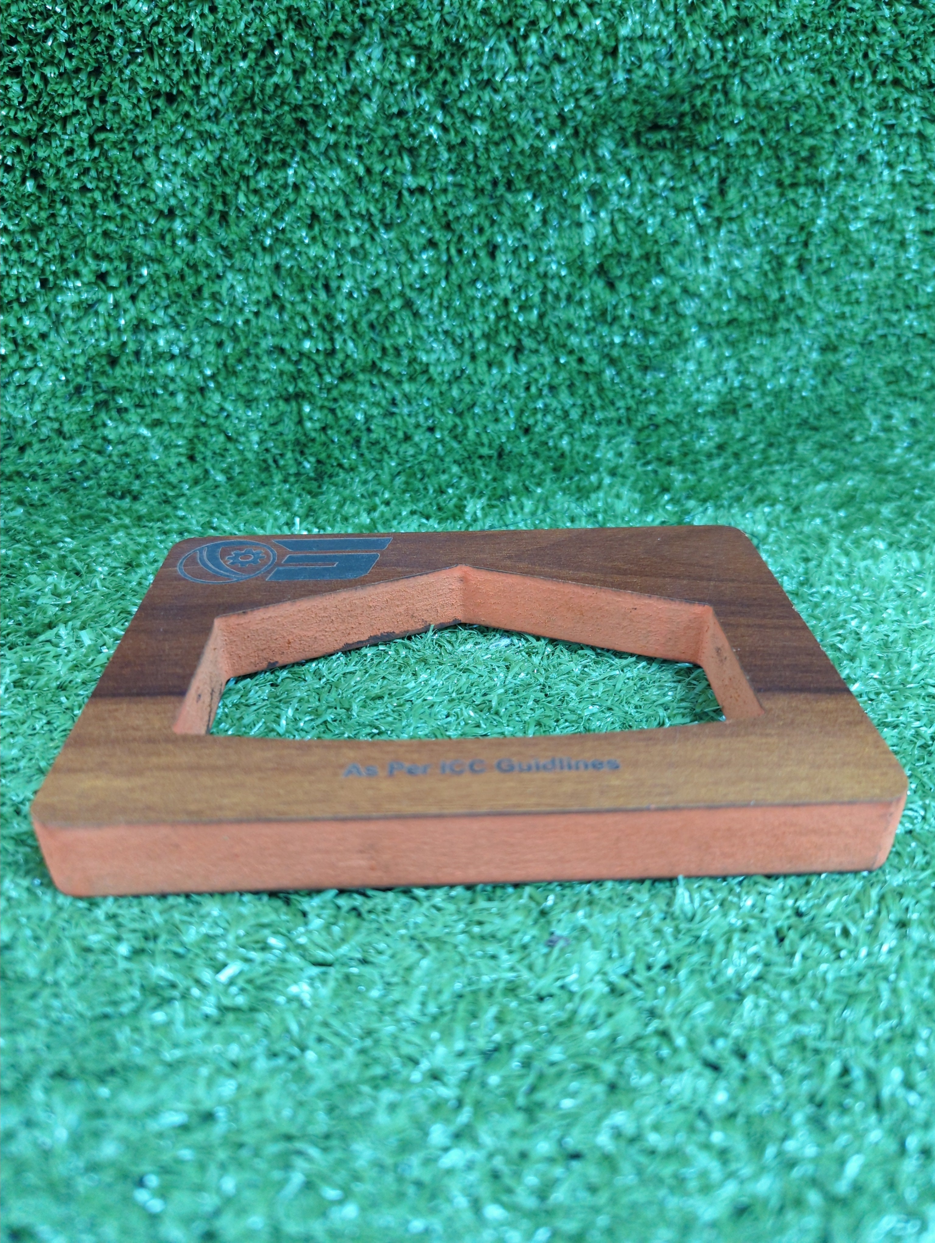 Raydn Wooden Cricket Umpire Bat Gauge - Official Measurement Tool