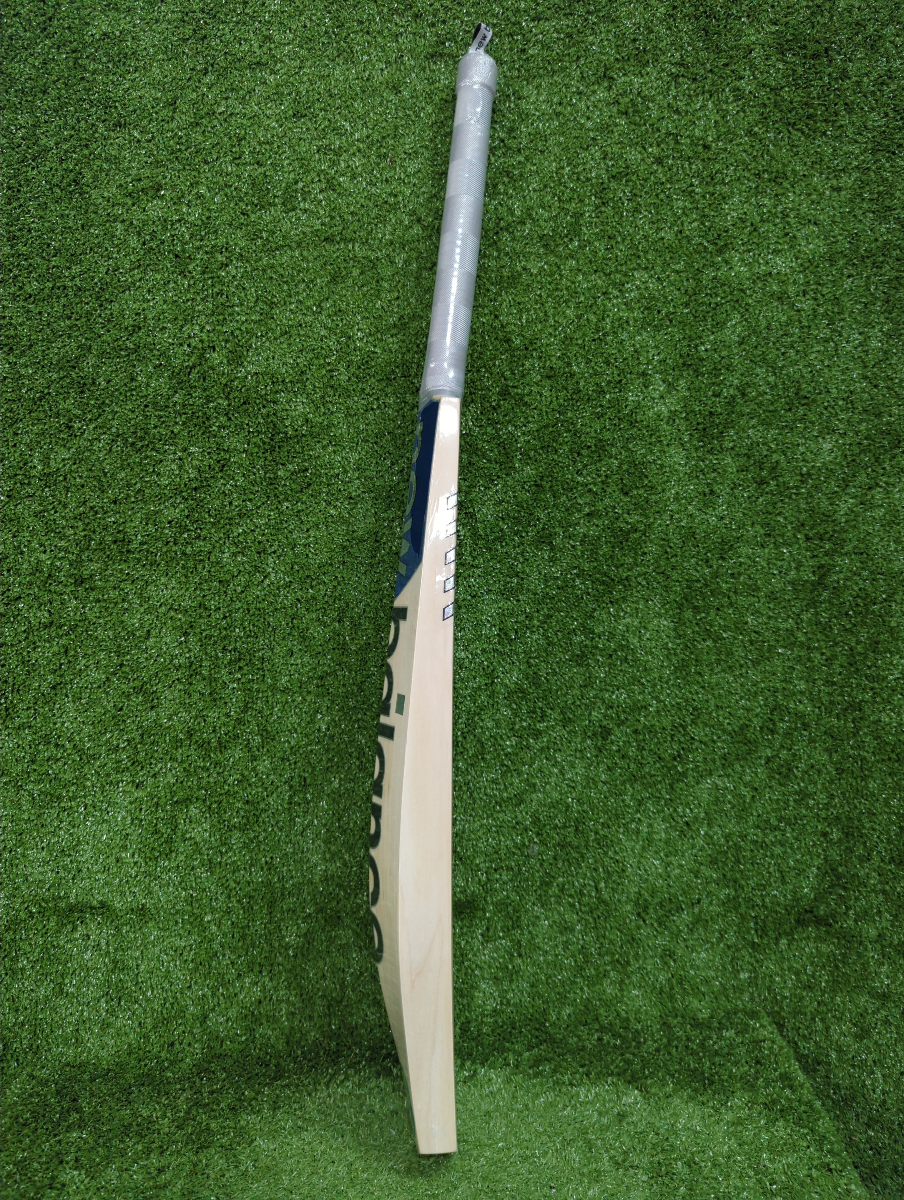New Balance DC 1100i Pro Adult English Willow Cricket Bat