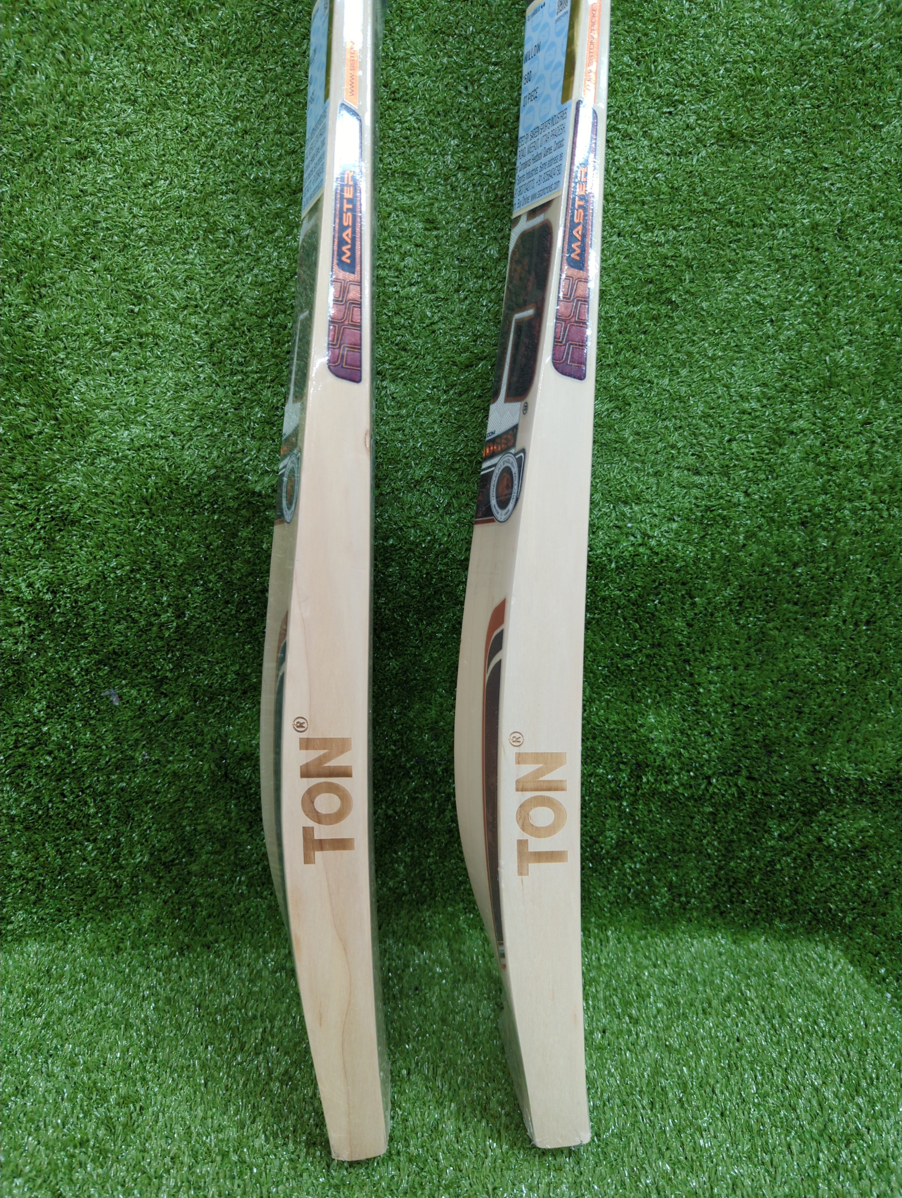 SS Master 1500 English Willow Cricket Bat - Short Handle SS