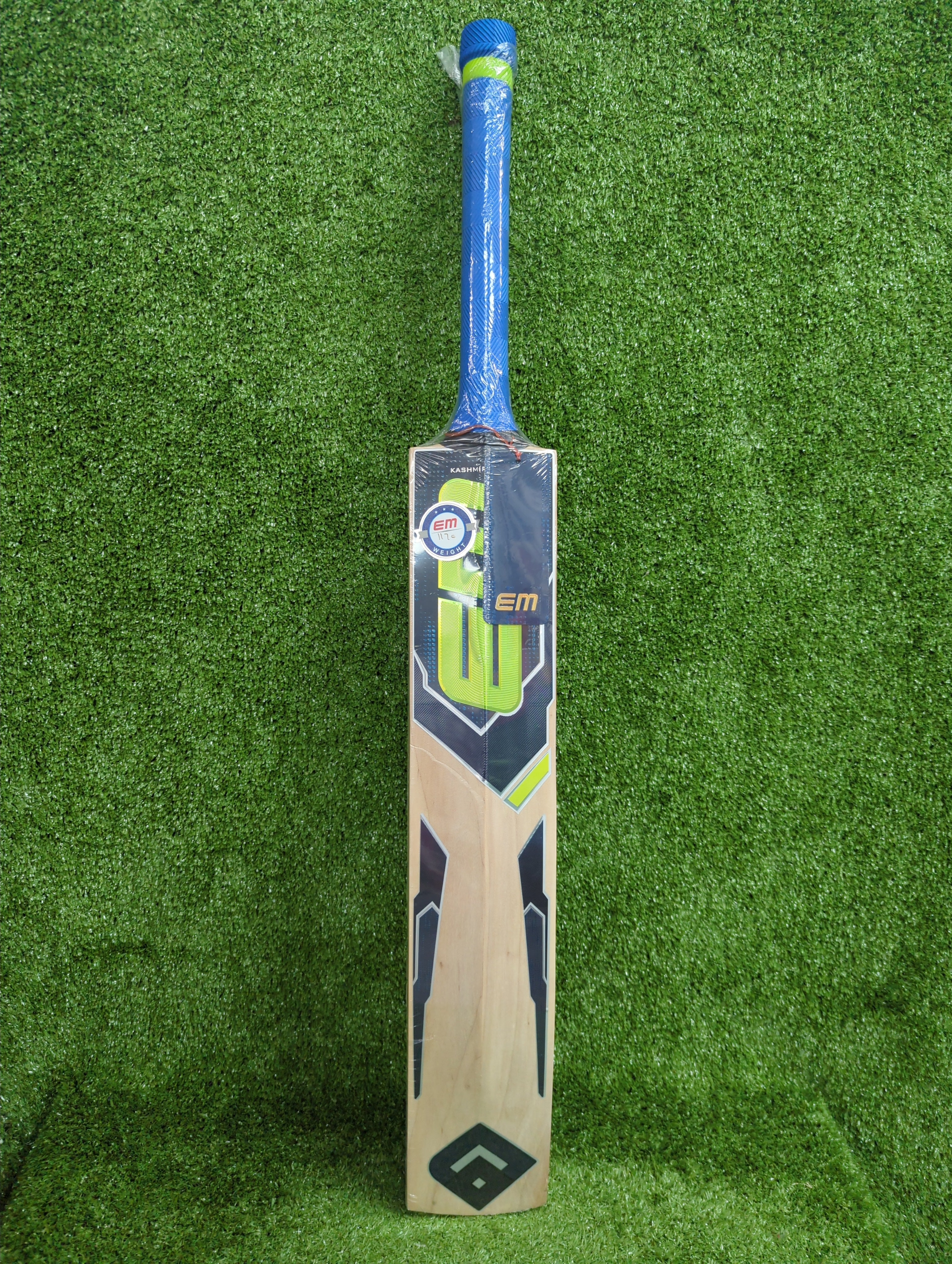 EM Maxxum 4.0 Kashmir Willow Cricket Bat
