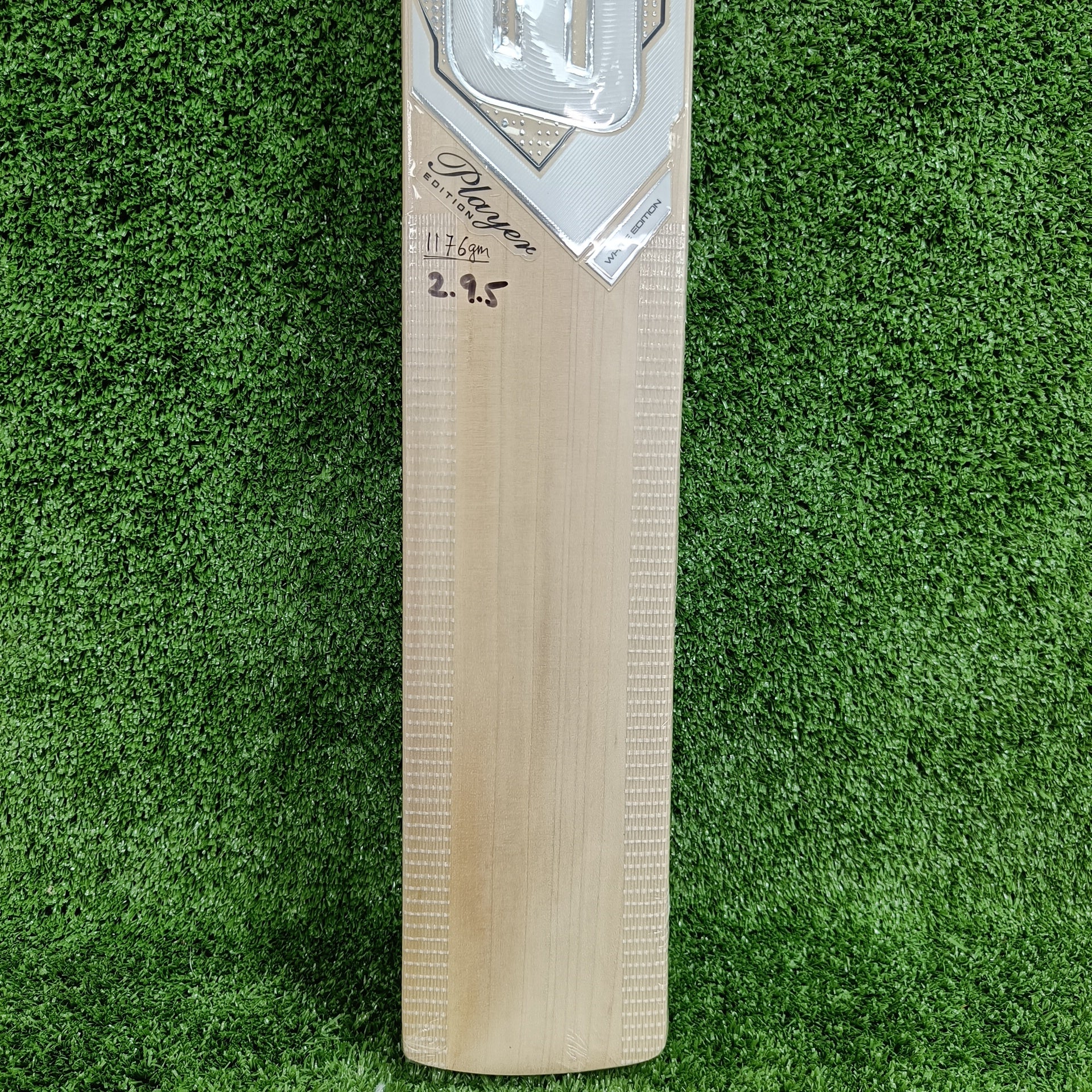 EM Maxxum Player Edition Selected Willow Cricket Bat (White)