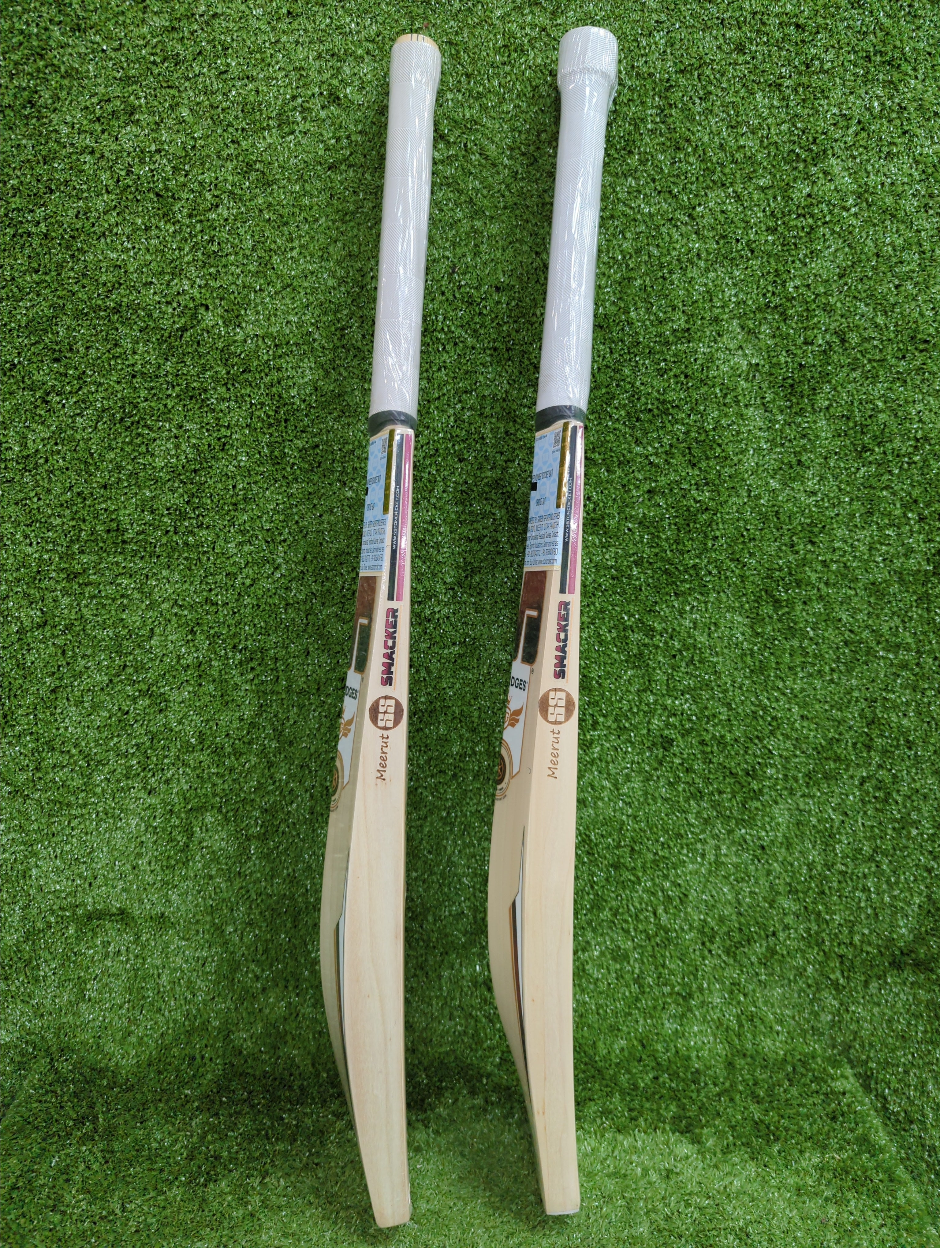 SS GG Smacker Junior / Youth Cricket Bat (Red Sticker)