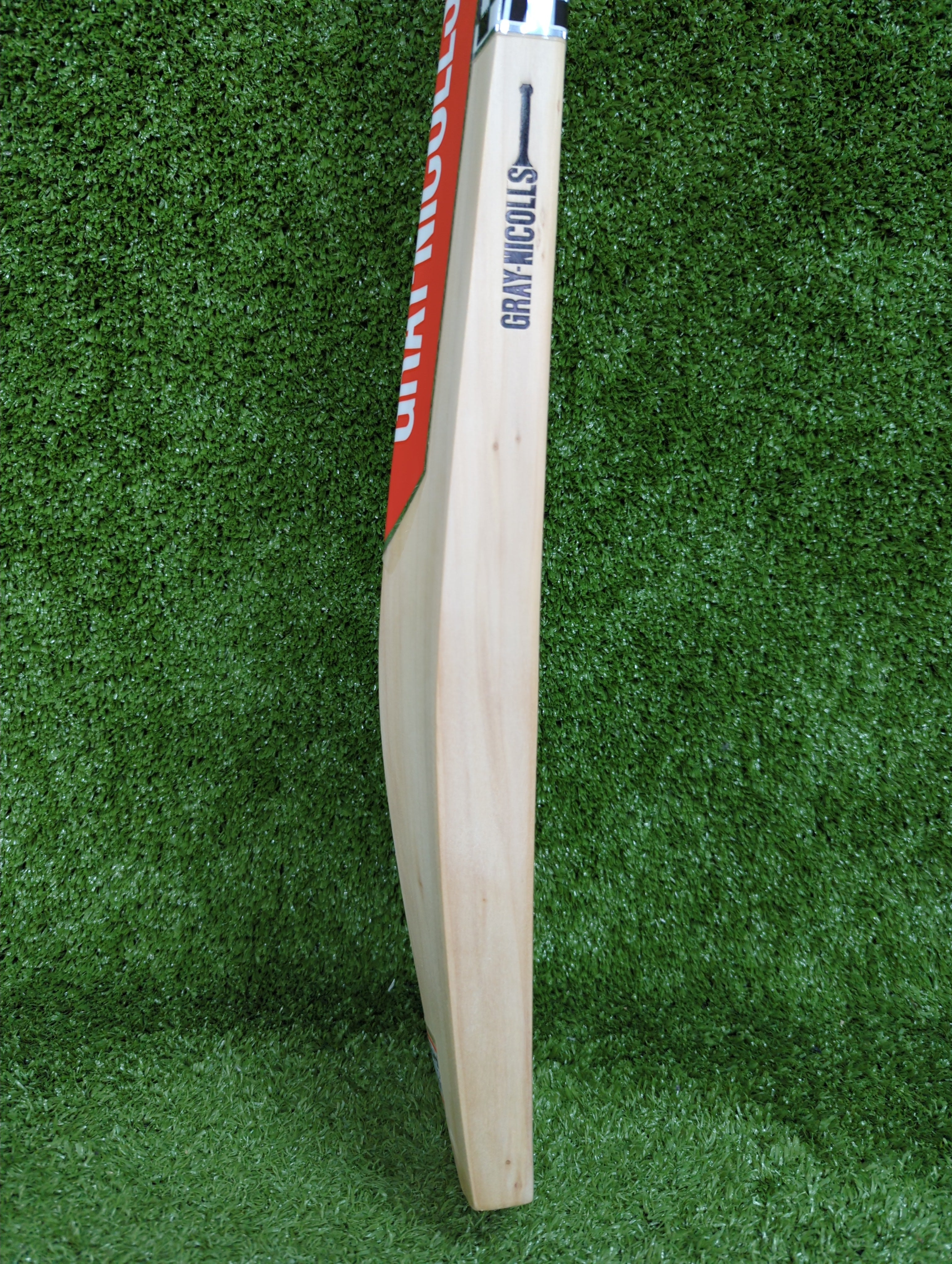 Gray-Nicolls Classic Prestige Range Youth Harrow English Willow Cricket Bat - View 5
