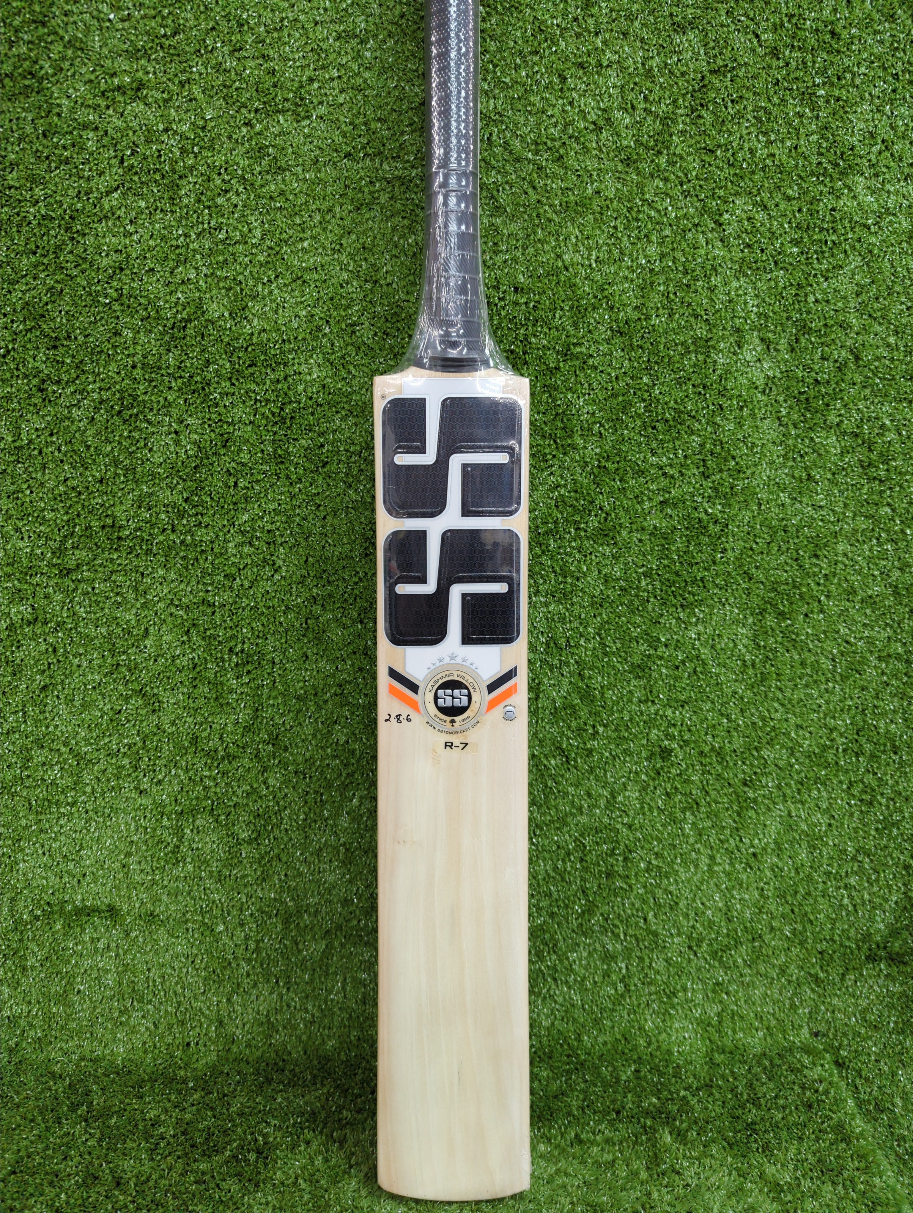 SS R 7 Kashmir Willow Cricket Bat