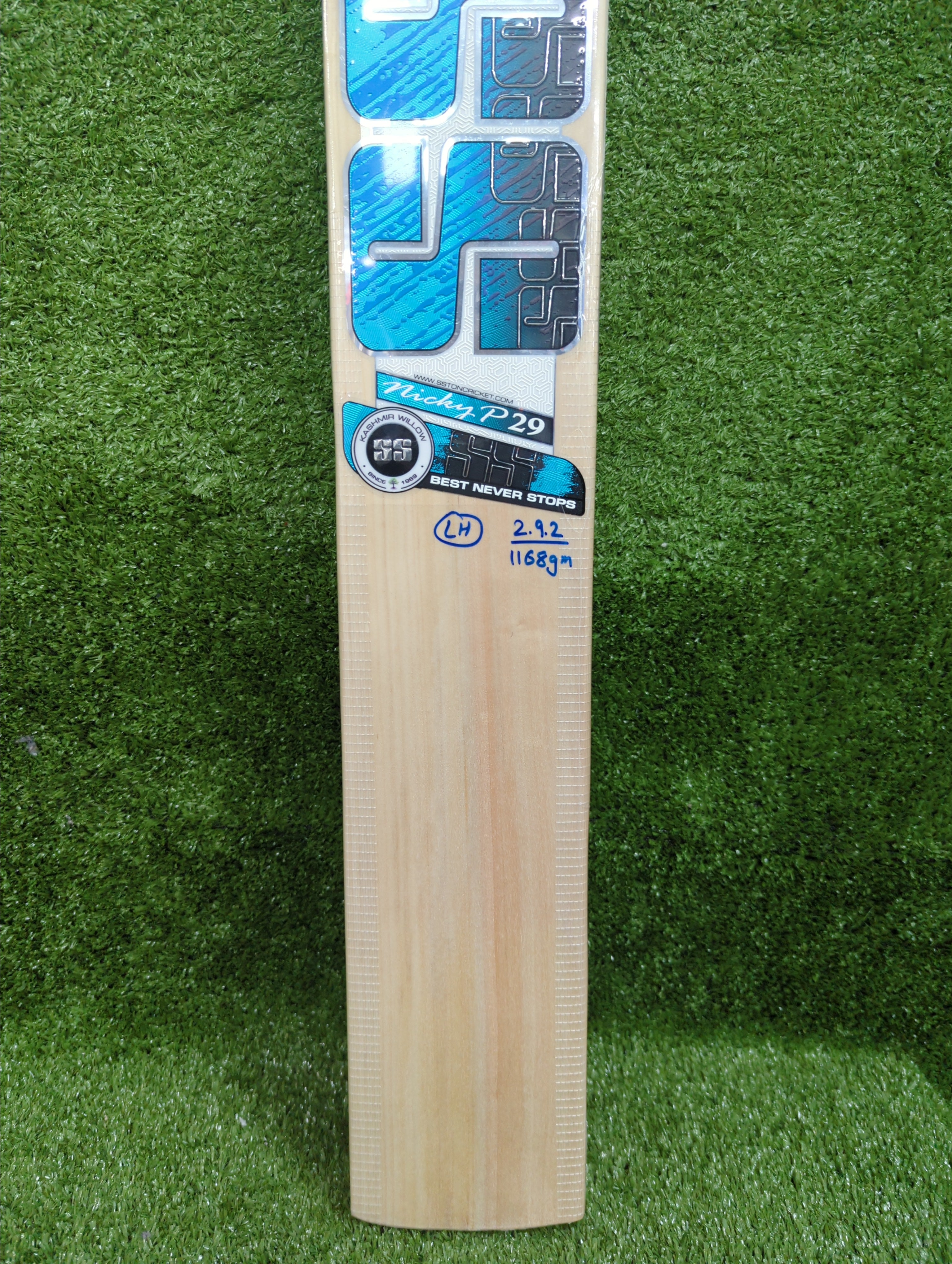 SS Nicky P29 Kashmir Willow Bat - Long Handle by SS - close-up detail - TopCricketStore