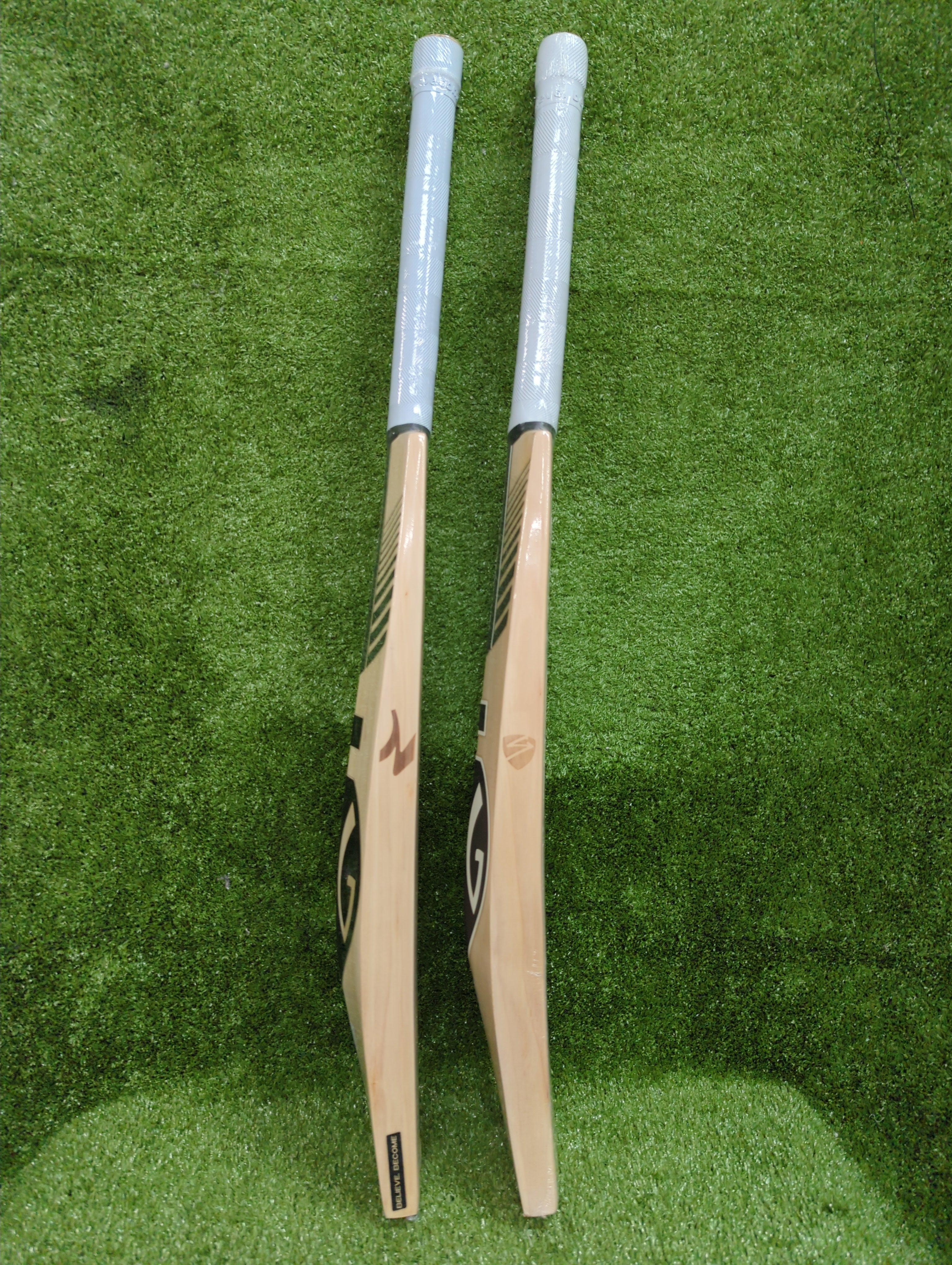 SG Sunny Tonny Classic Black Cricket Bat SG
