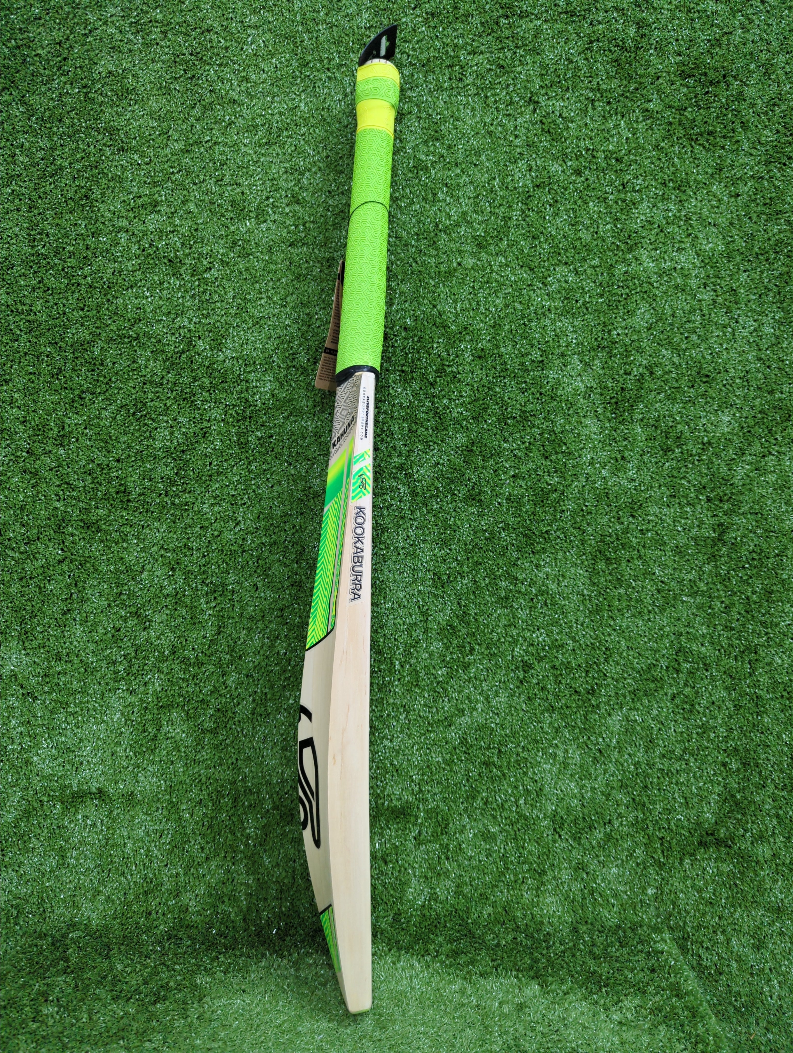Kookaburra Kahuna Pro Players Edition English Willow Cricket Bat