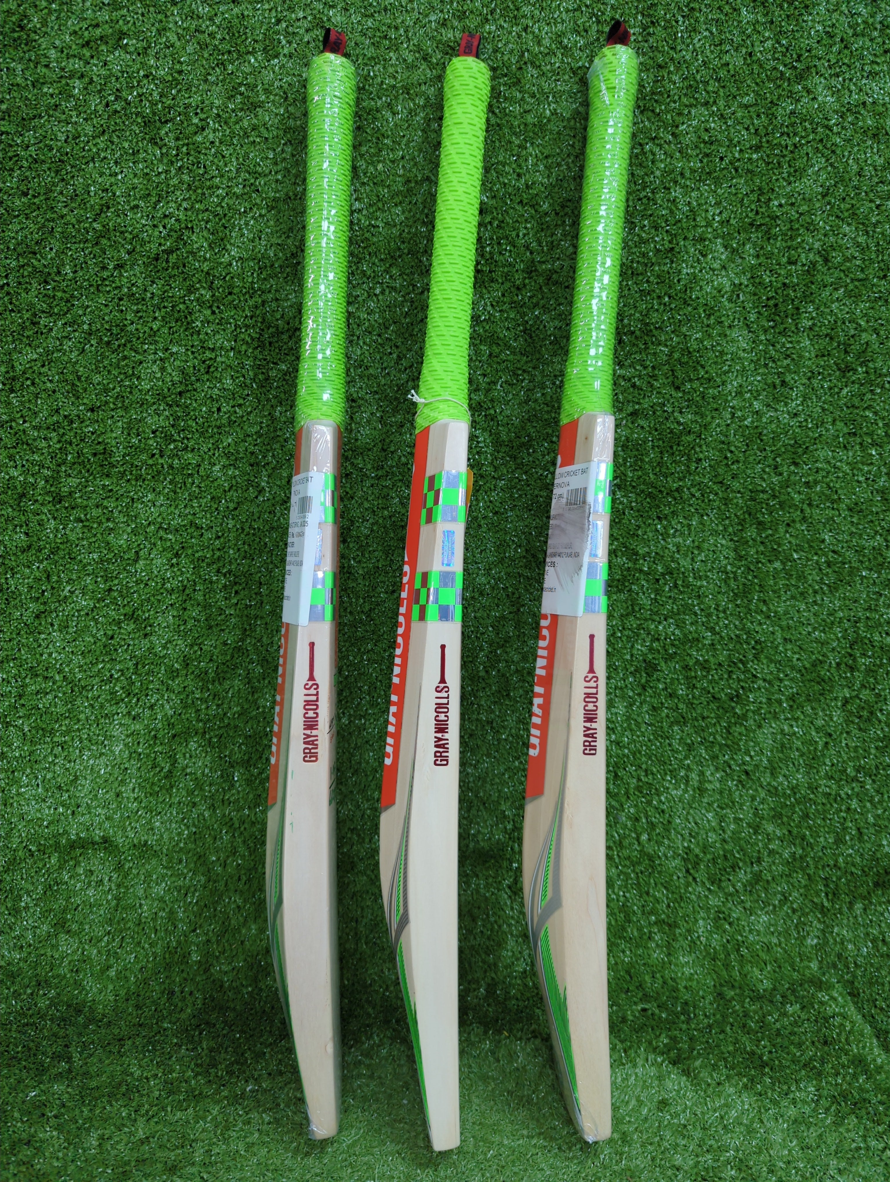 Gray-Nicolls GN5 HyperNova Junior / Youth Limited Edition English Willow Cricket Bat