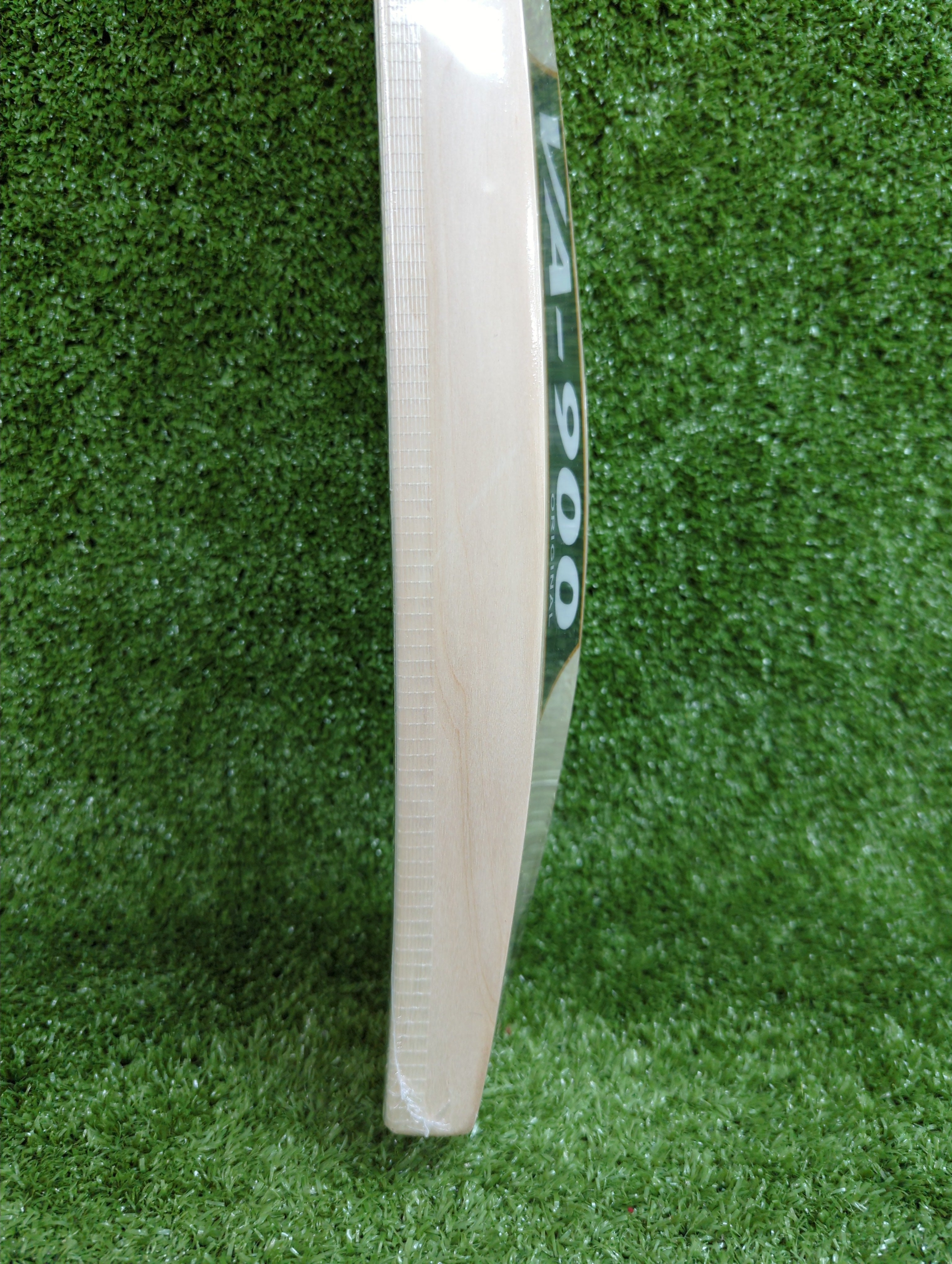 SS VA-900 Ruby Kashmir Willow Cricket Bat