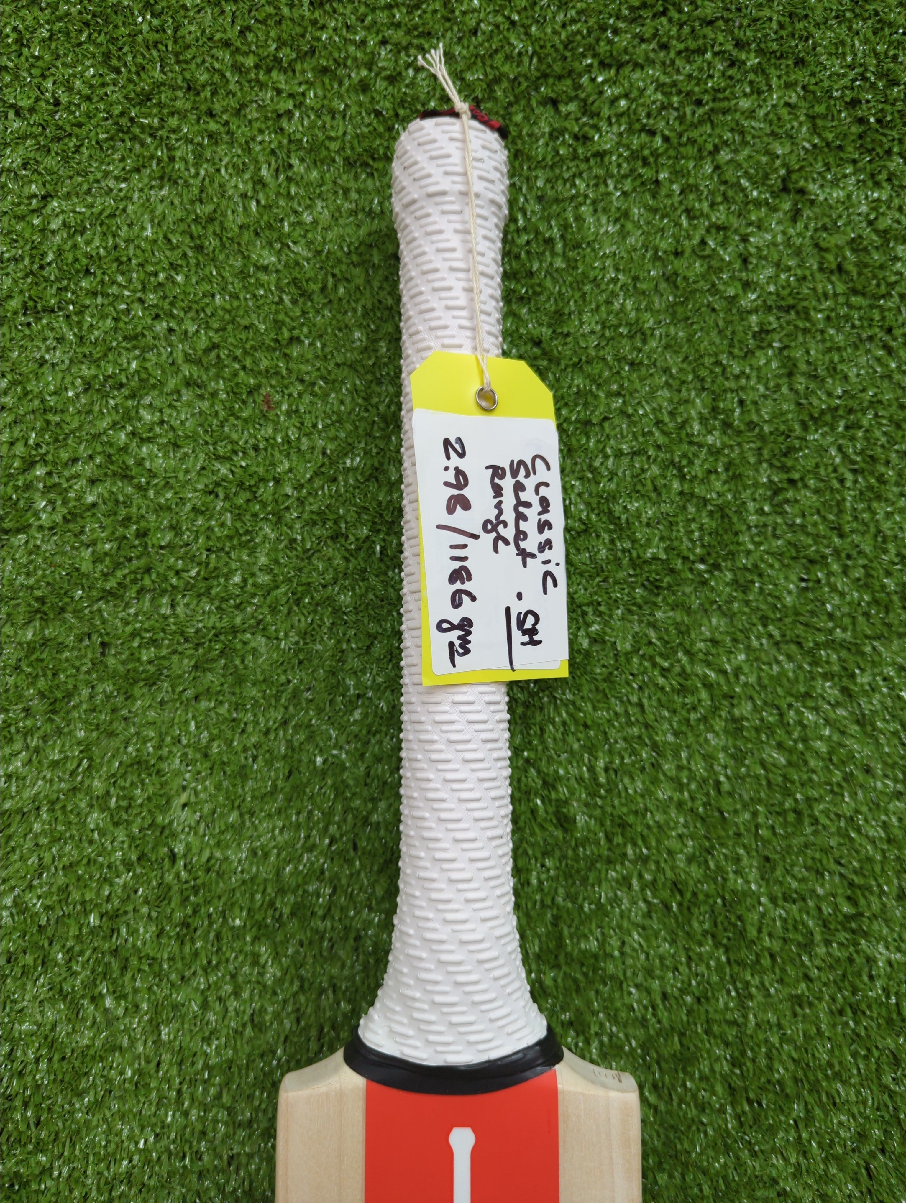 Gray-Nicolls Classic Select Range Adult English Willow Cricket Bat - View 3