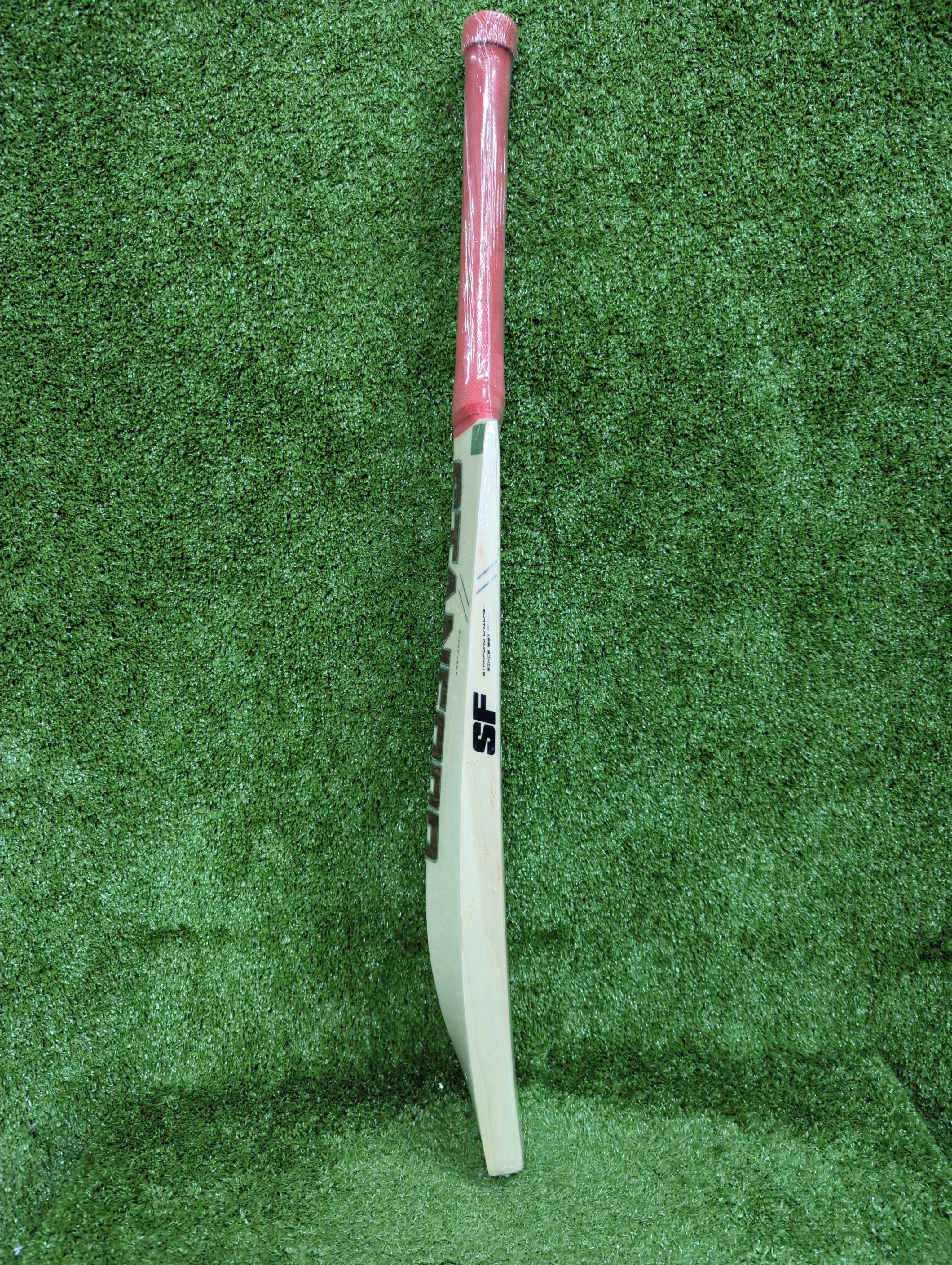 SF Camo Premium 15000 Junior / Youth English Willow Cricket Bat by SF - close-up detail - TopCricketStore