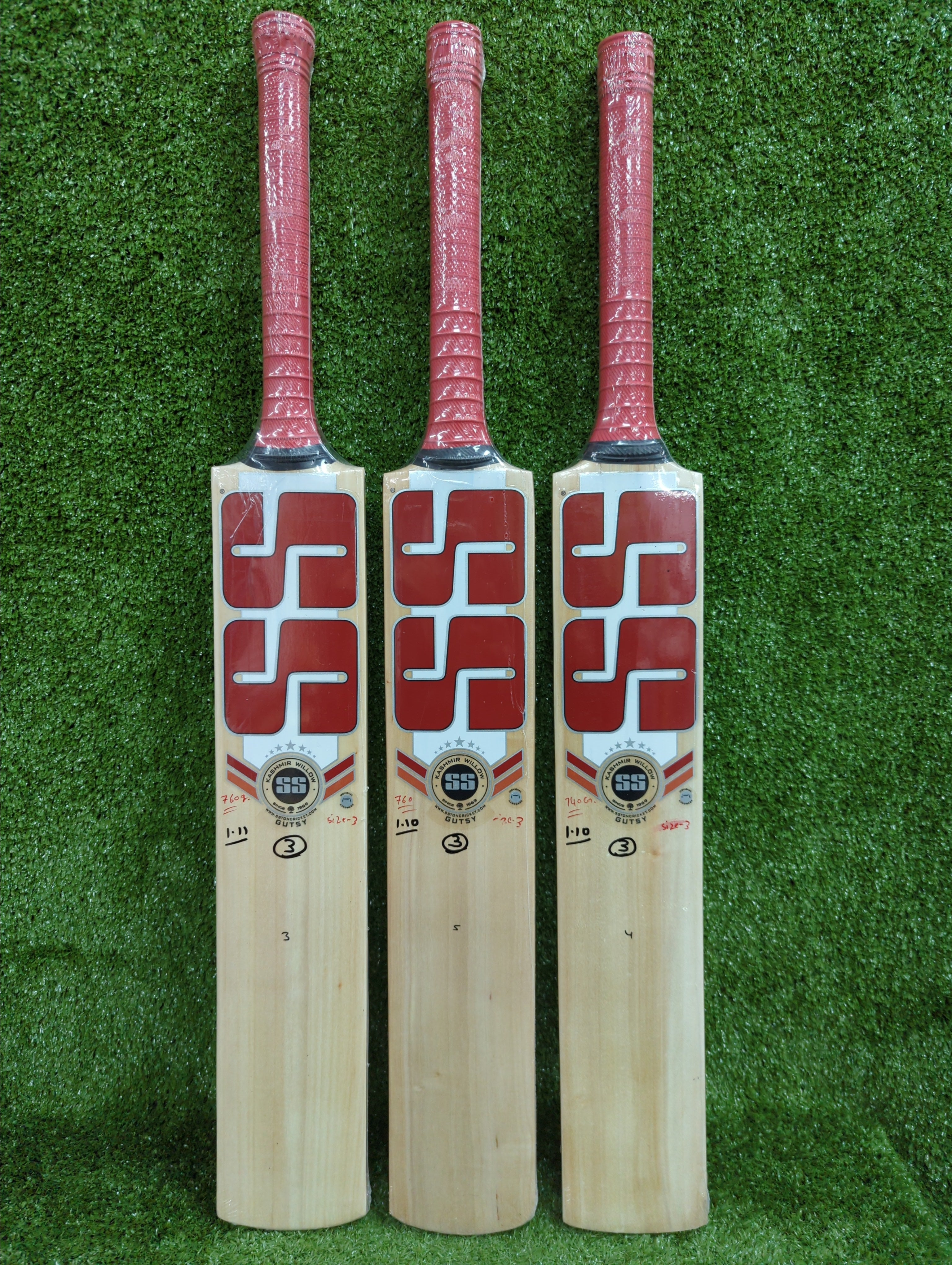 SS Gutsy Junior/Youth  Kashmir Willow Cricket Bat