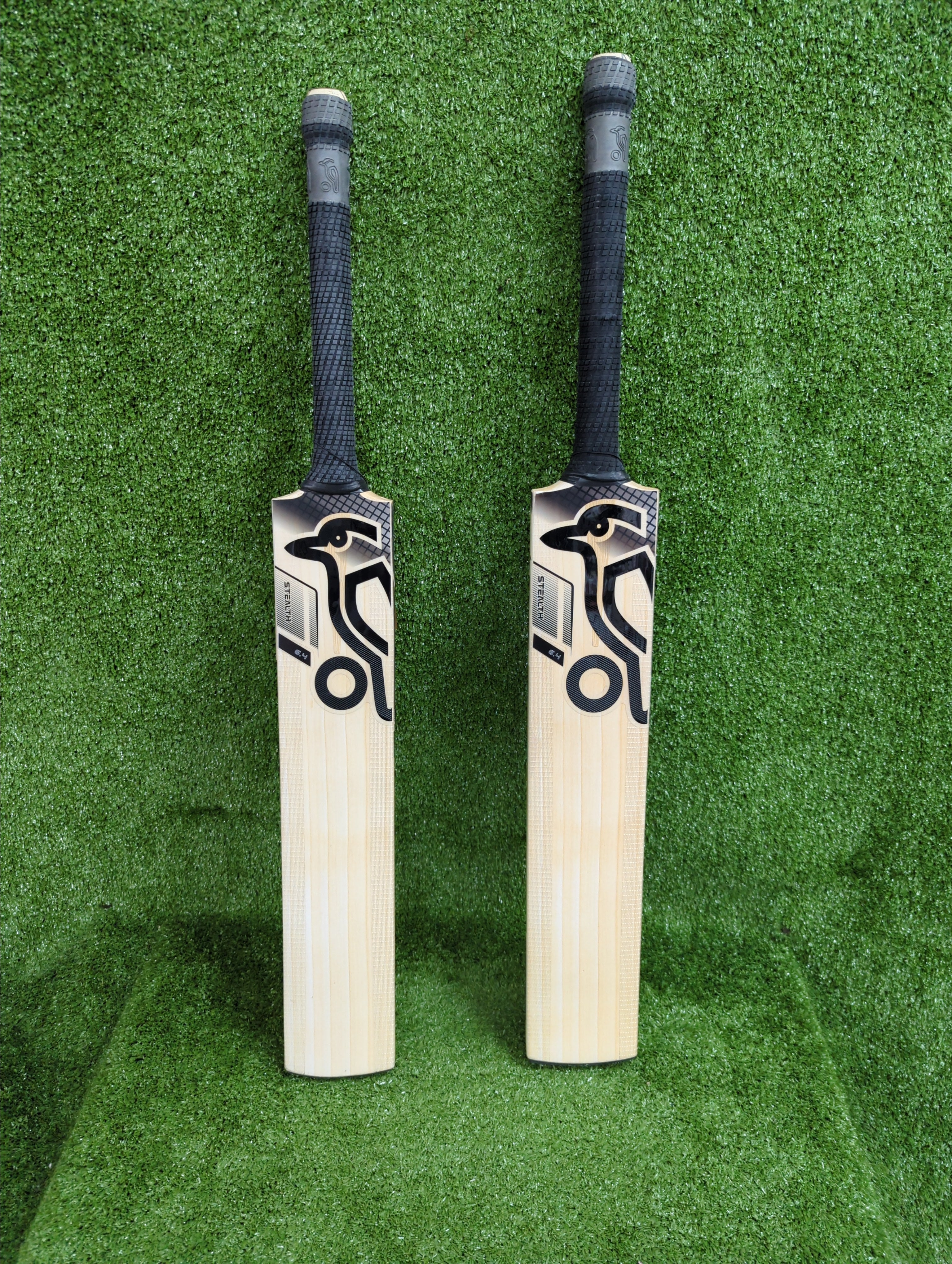 Kookaburra Stealth 6.4 Junior / Youth English Willow Cricket Bat