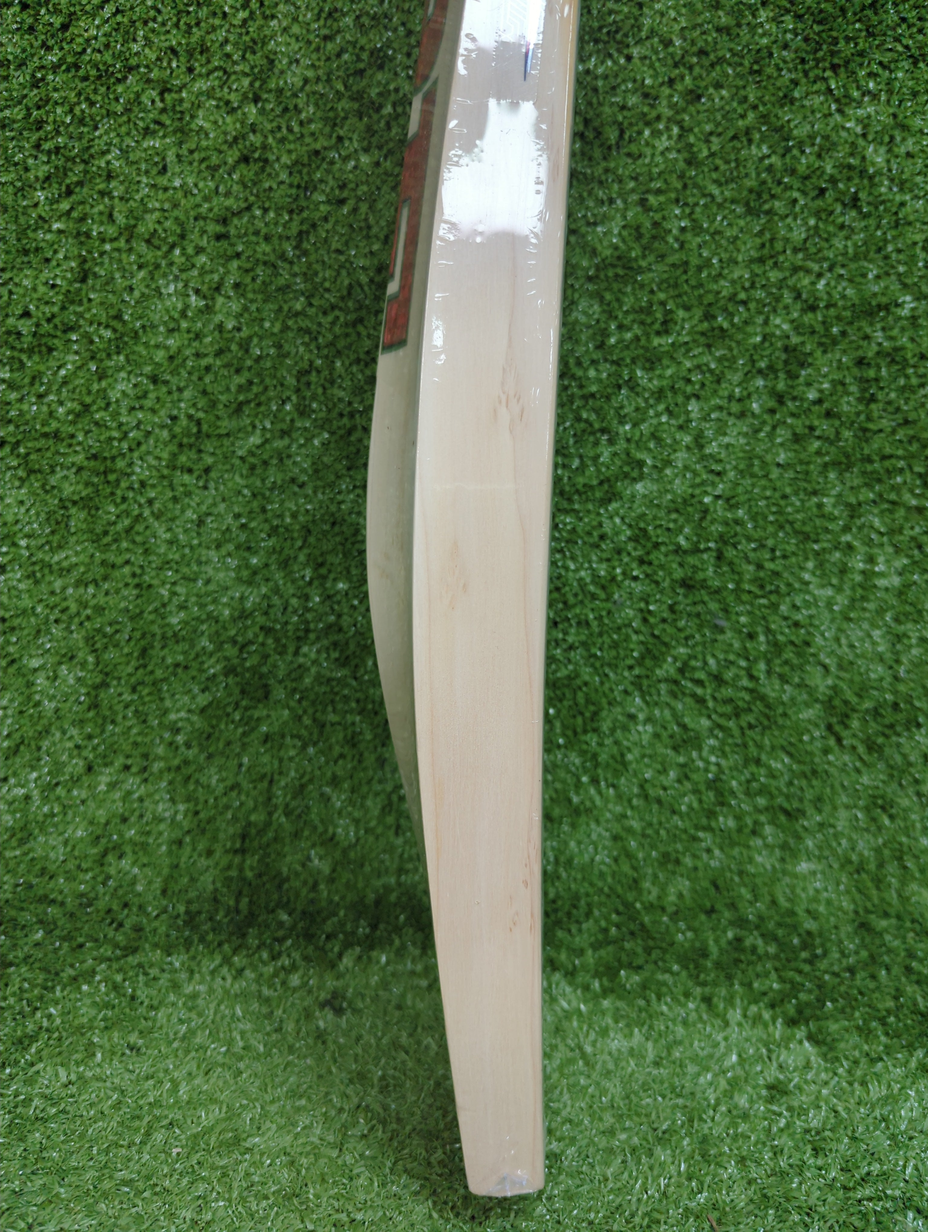 MRF Genius Run Machine VK 18 Cricket Bat English Willow