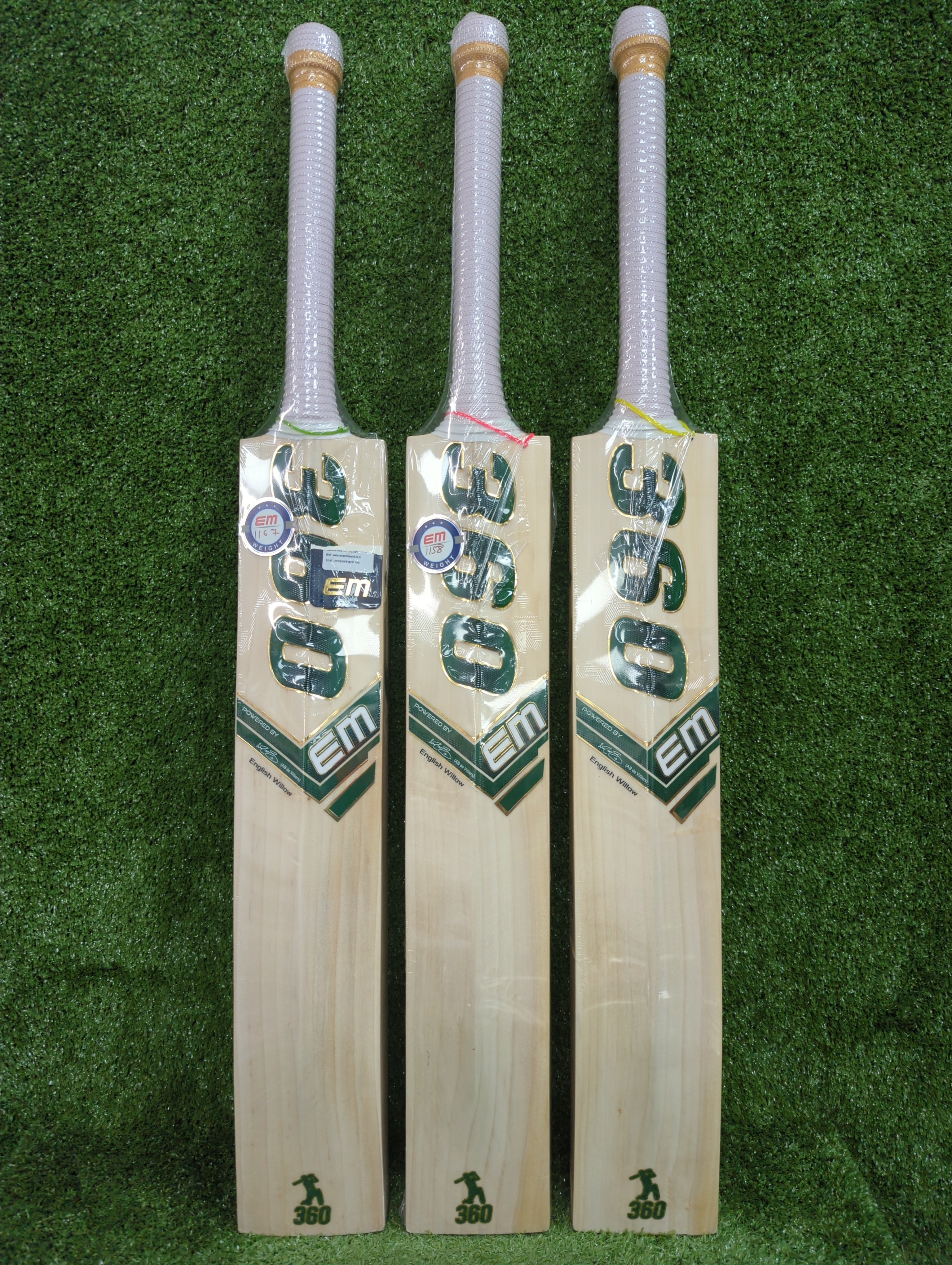 Back profile of the EM 360 Bull Ring bat featuring the iconic blue and orange Wanderers-inspired decals.