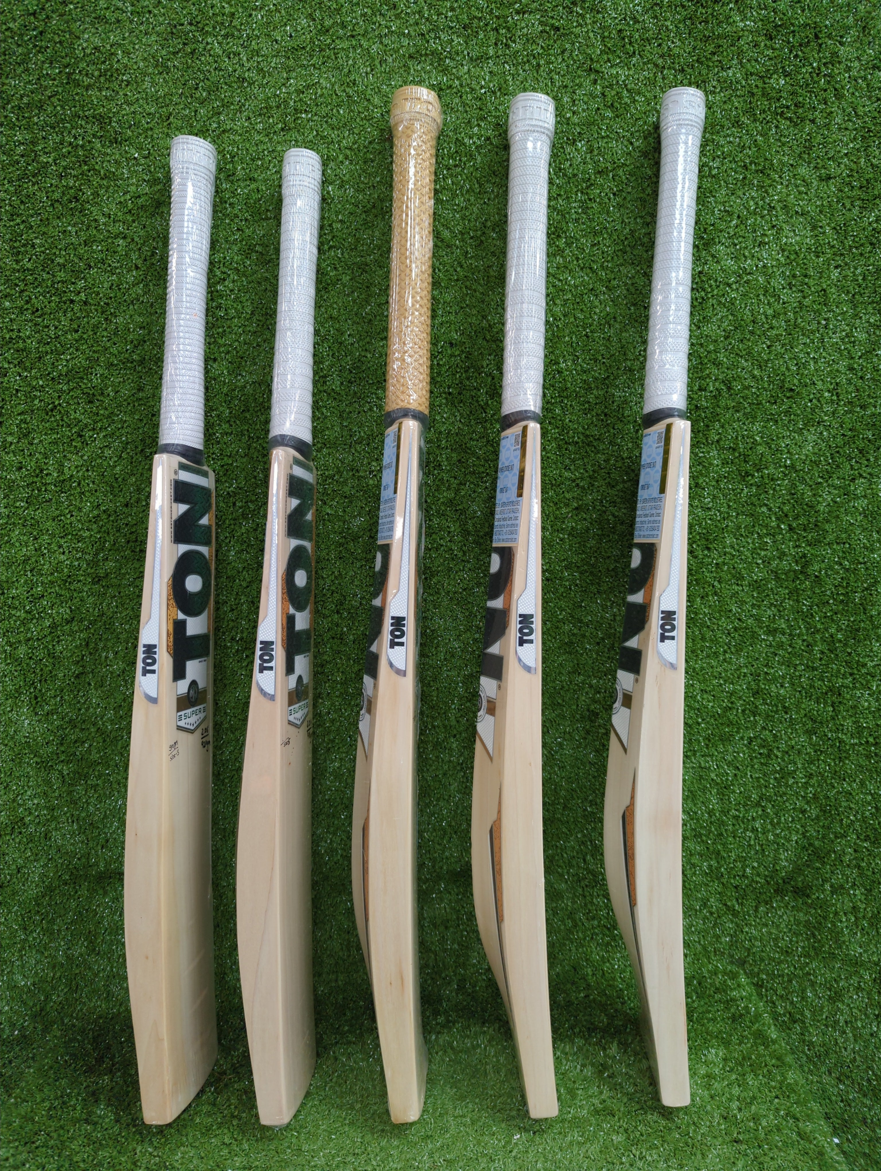 SS Ton Super Junior / Youth English Willow Cricket Bat