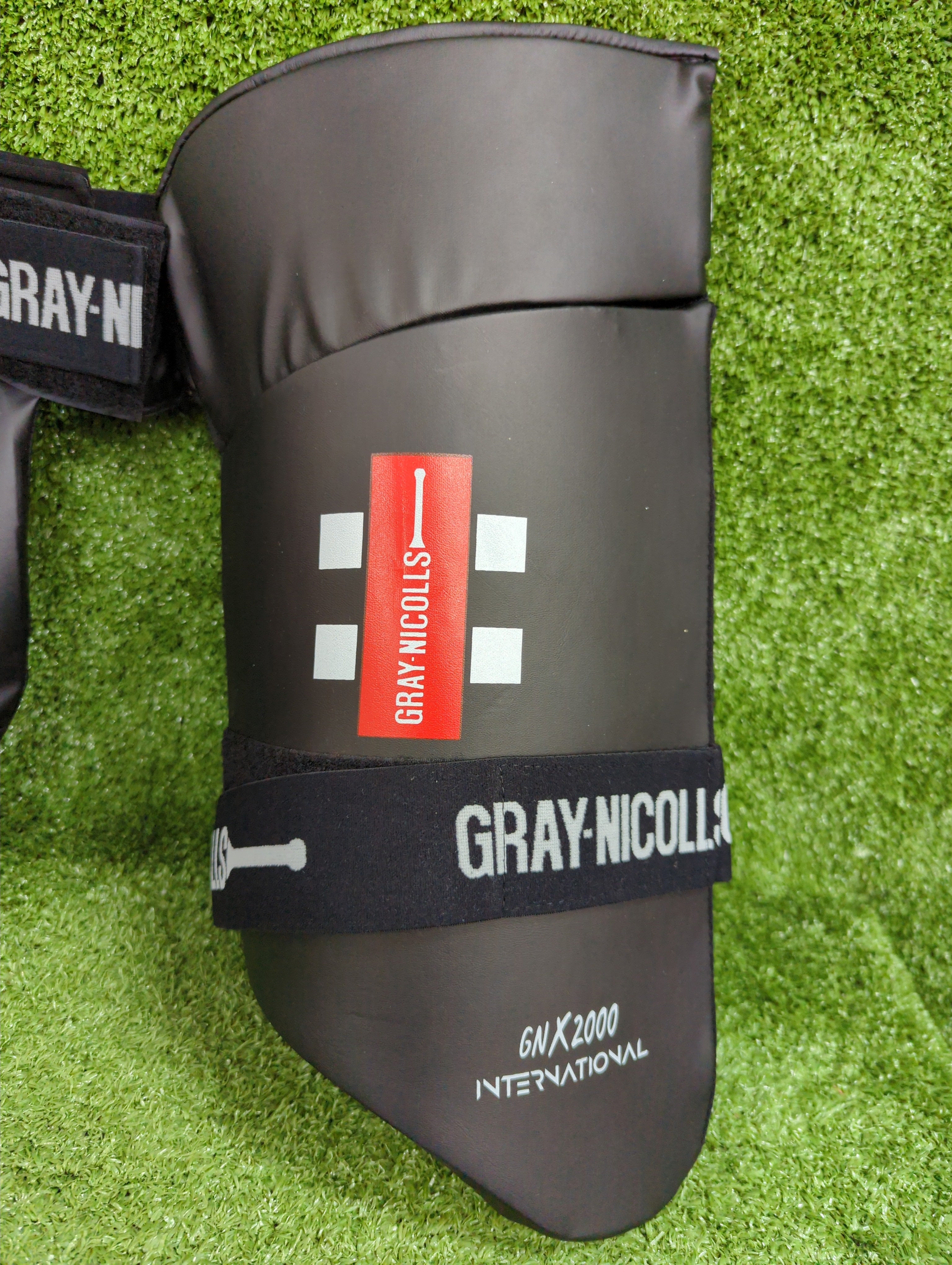 Gray-Nicolls X2000 International Black Adult Cricket Thigh Guard GN